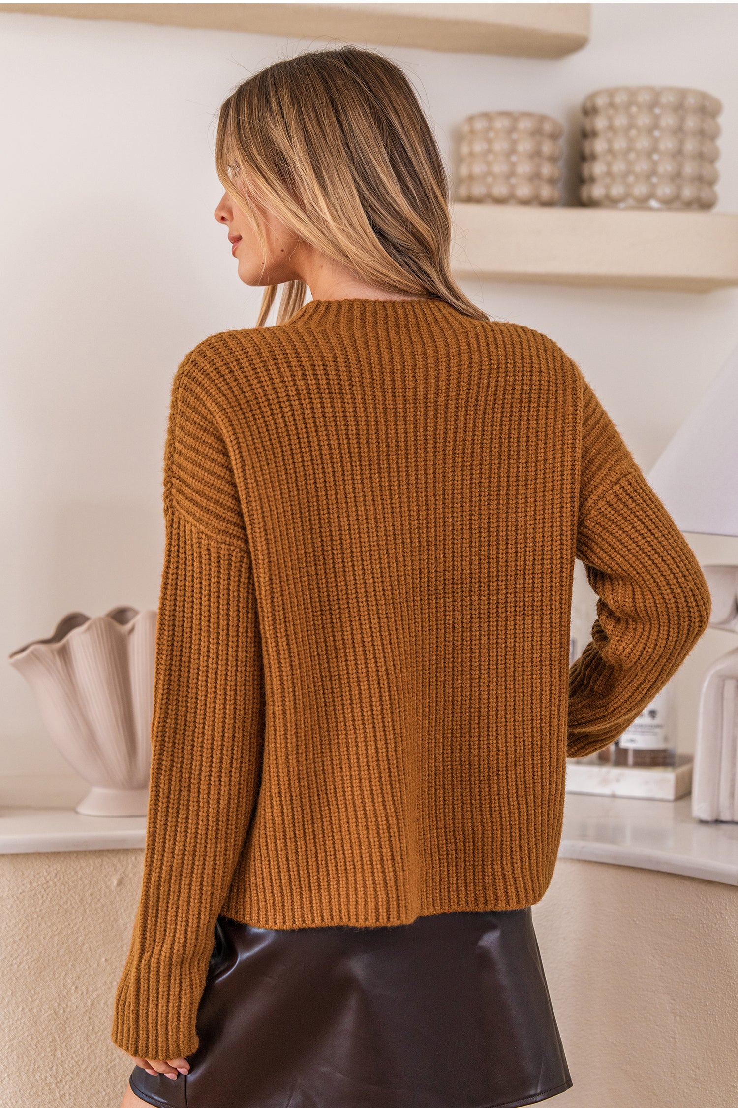 Orangefarbener Hoher Ausschnitt Pullover