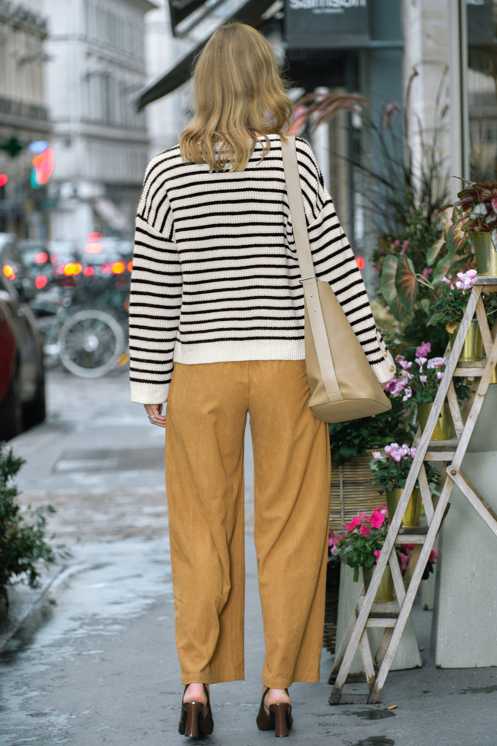 Gestreifter Lockerer V-Ausschnitt Pullover