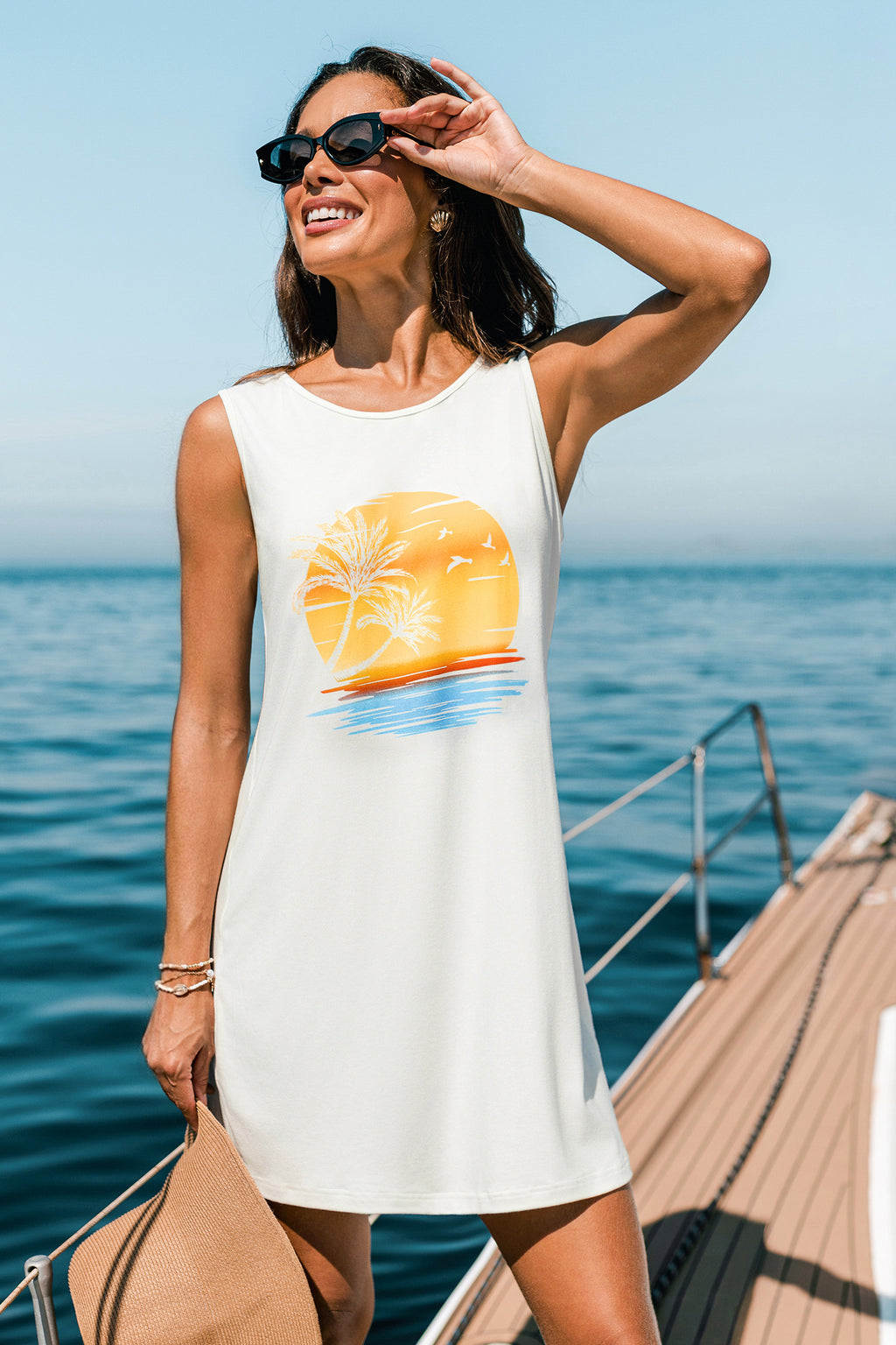 Weißes ärmelloses Mini-Strandkleid mit Grafik-Print