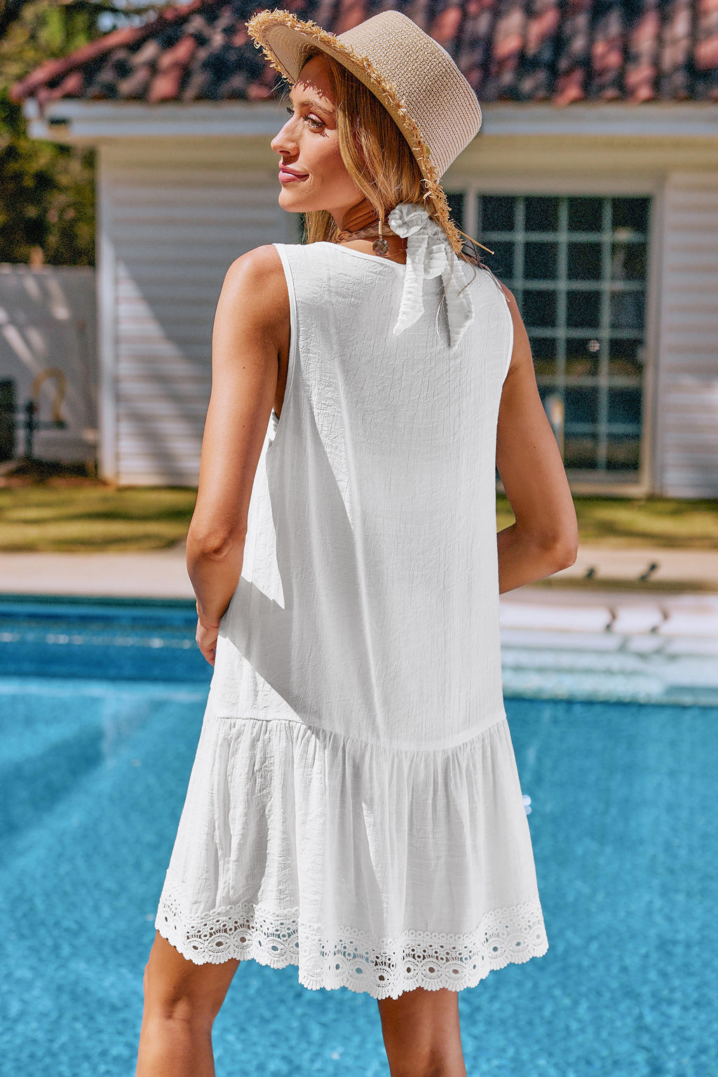 Ärmelloses V-Ausschnitt Mini-Strandkleid in Weiß