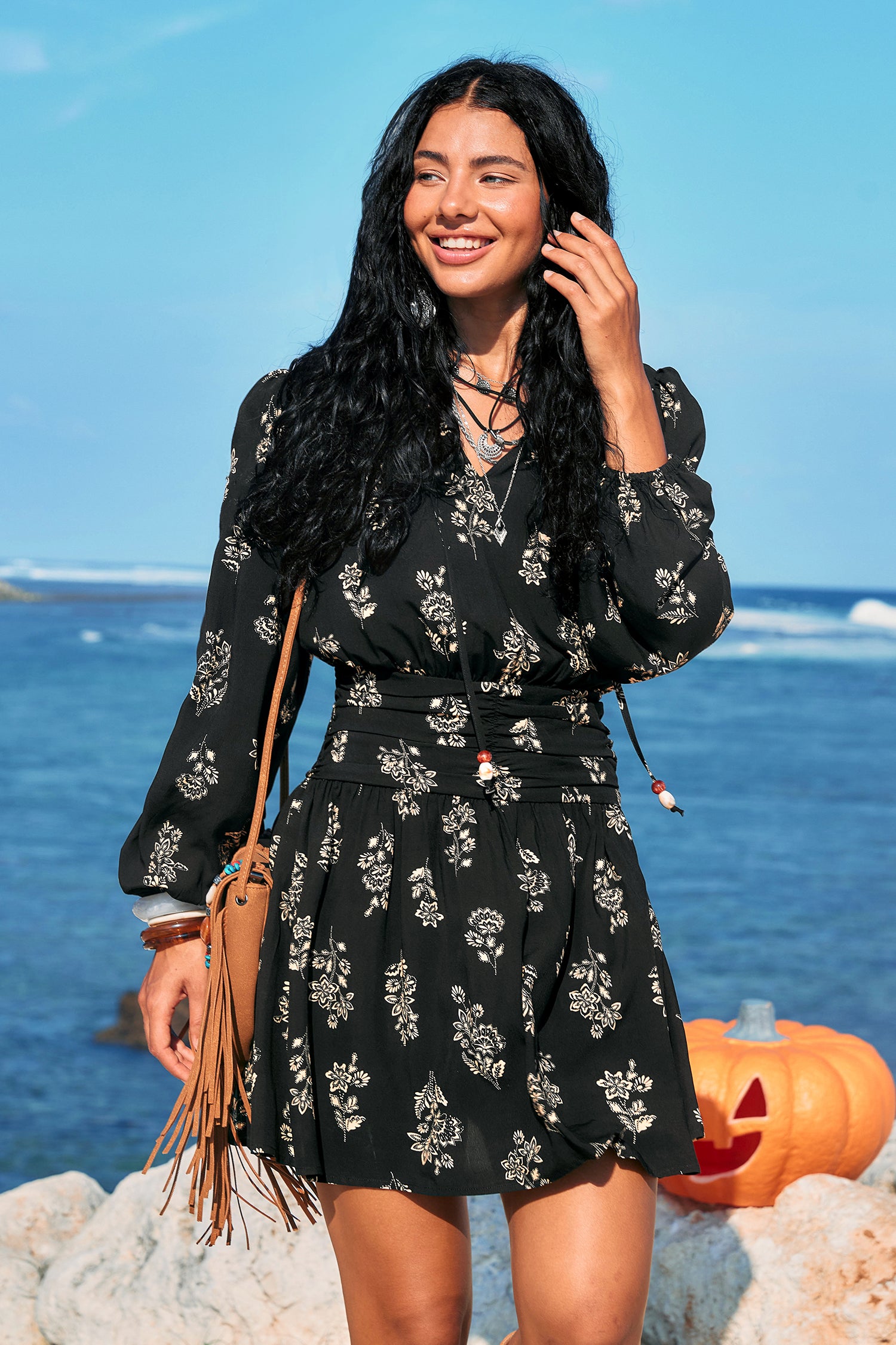 Schwarzes Lange Ärmel Minikleid mit Blumenmuster