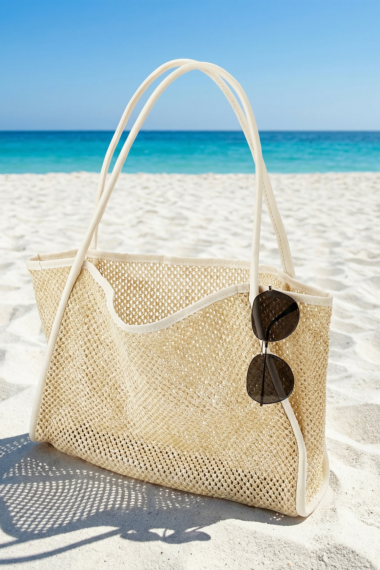 Kahki Strandtasche aus Stroh in Tote-Form