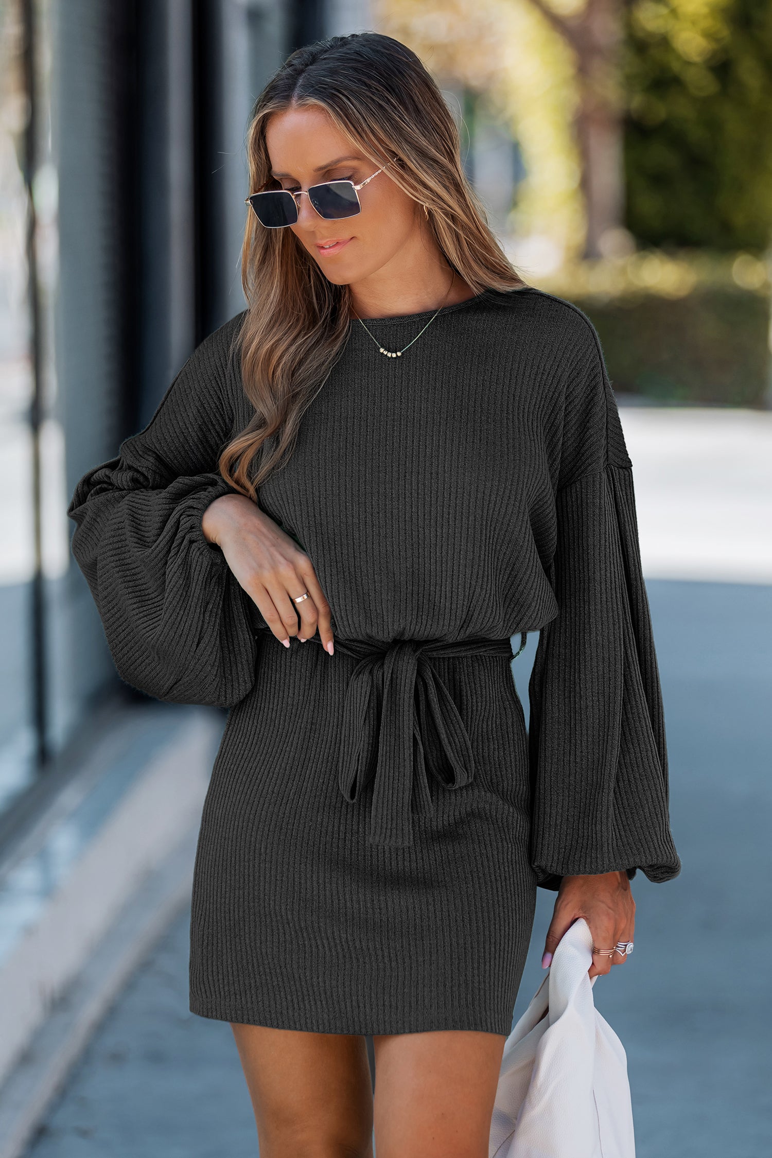 Schwarzes Geknotetes Rundhals Strick-Minikleid