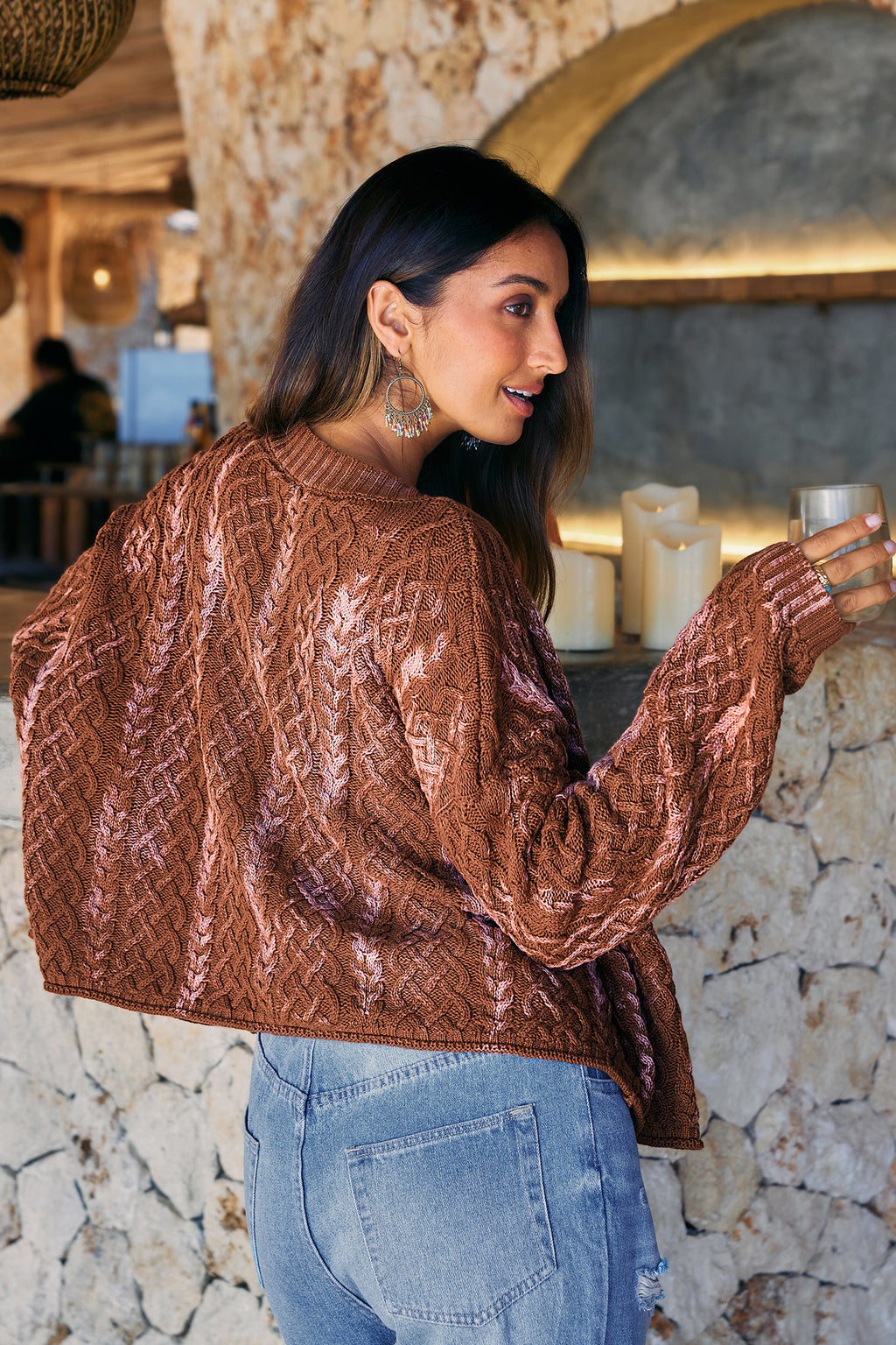 Braune Strickjacke mit Knopfleiste vorne