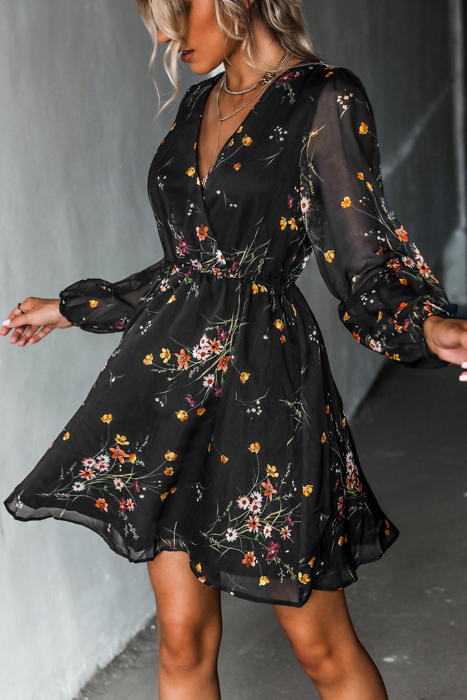 Lange Ärmel Mini-Wickelkleid mit Blumenmuster