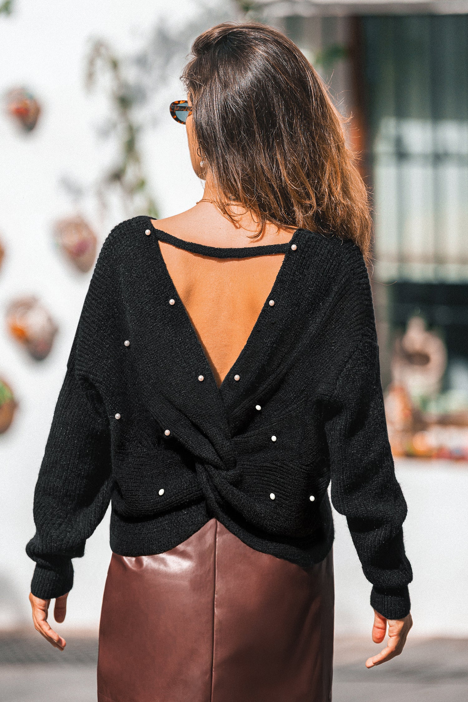 Schwarzer V-Ausschnitt Rückenfreier Pullover