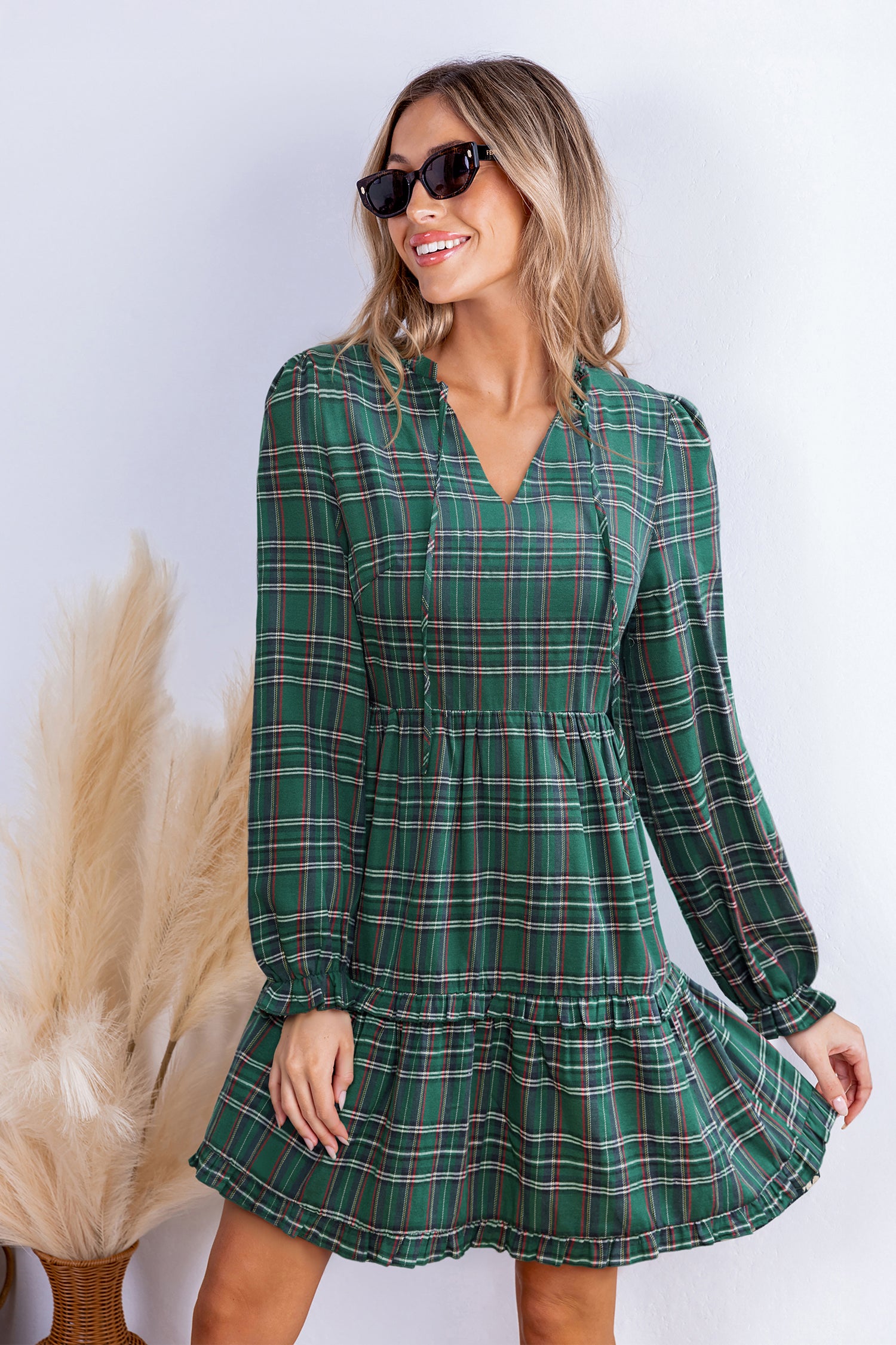Grünes Kariertes V-Ausschnitt Minikleid