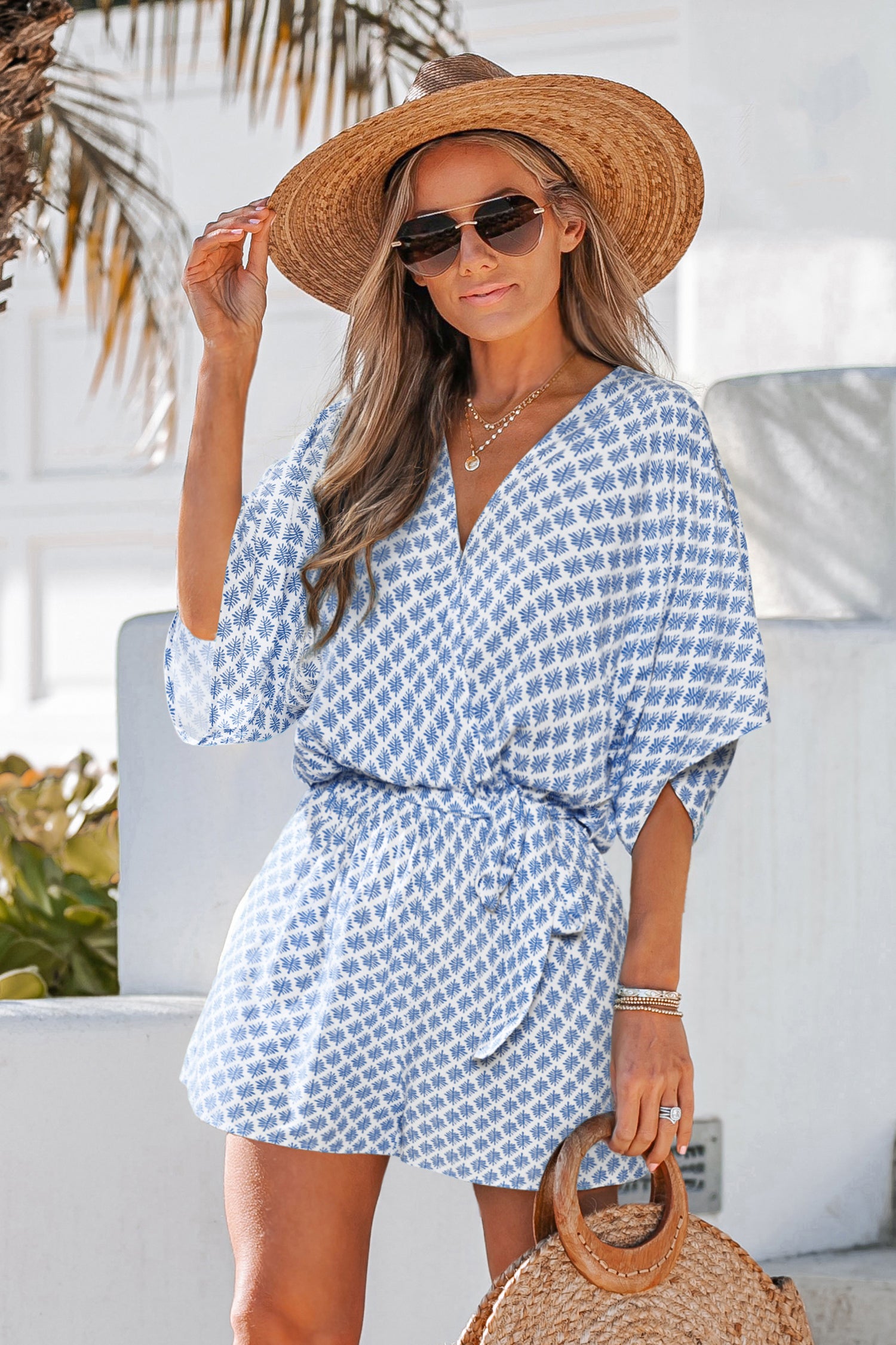 Blauer Verzierter Kurzarm Romper mit Taillenband in Wickeloptik