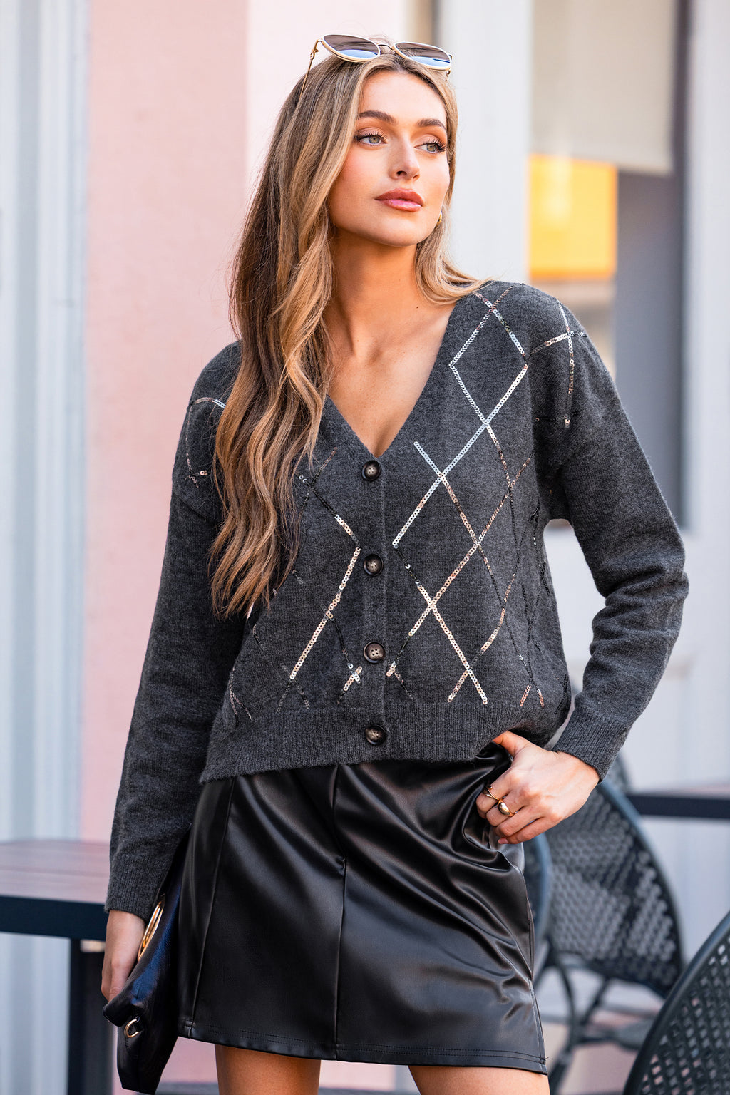 Glitzernde Graue V-Ausschnitt Strickjacke