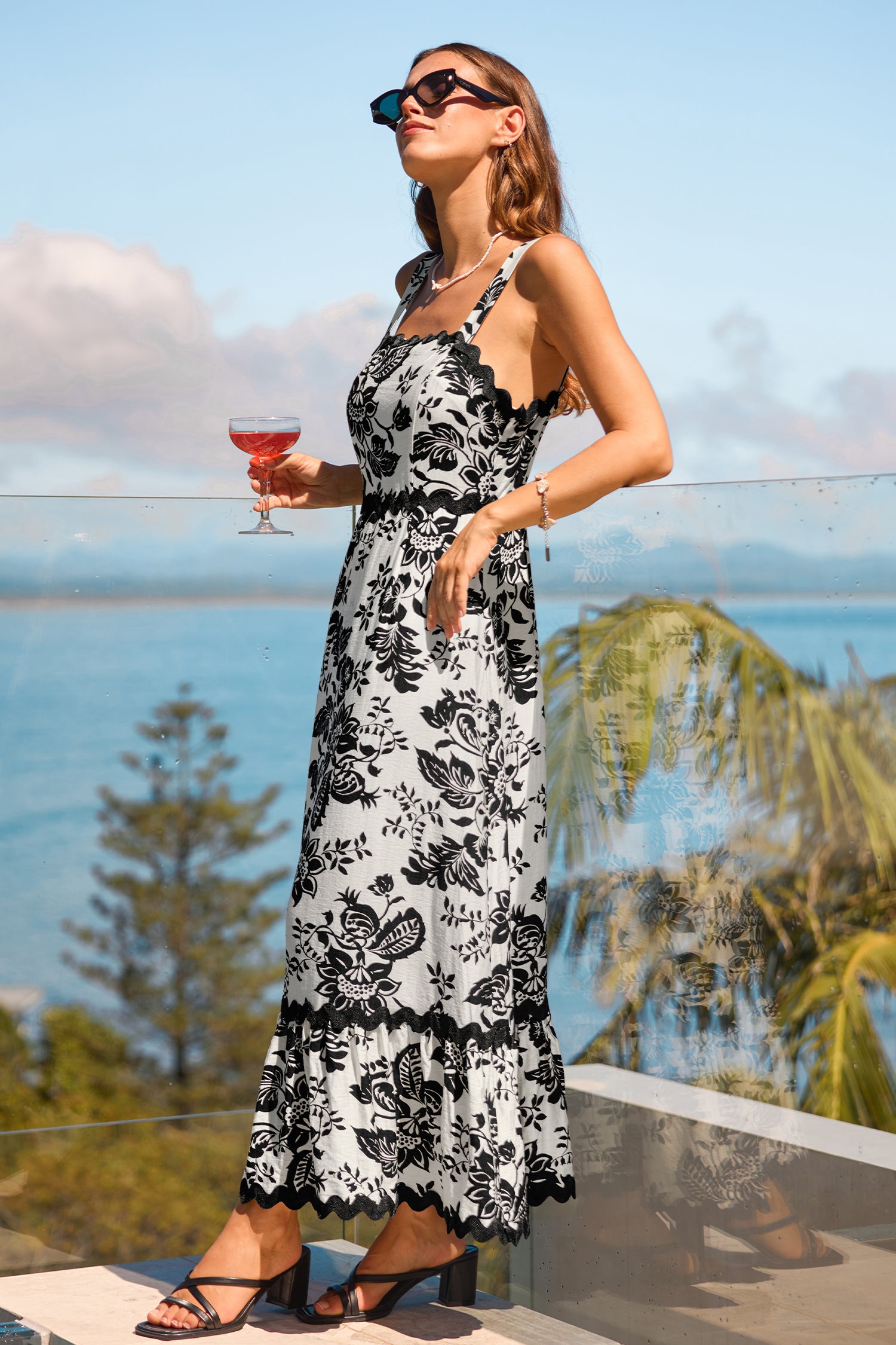 Schwarzes Eckiger Ausschnitt Maxikleid mit Blumenmuster