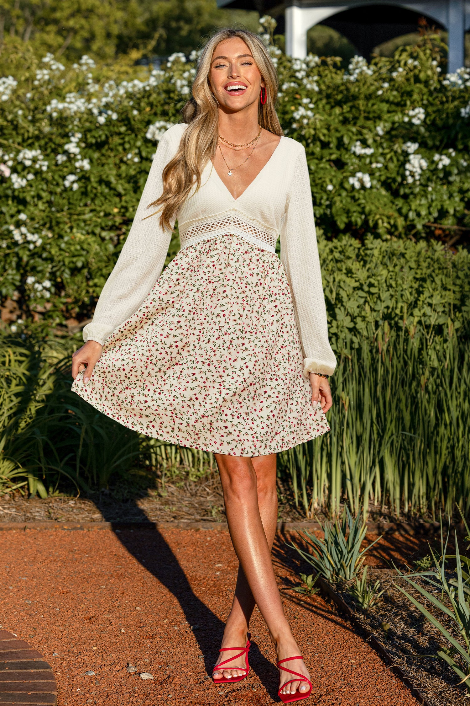 Lange Ärmel V-Ausschnitt Minikleid mit Blumenmuster