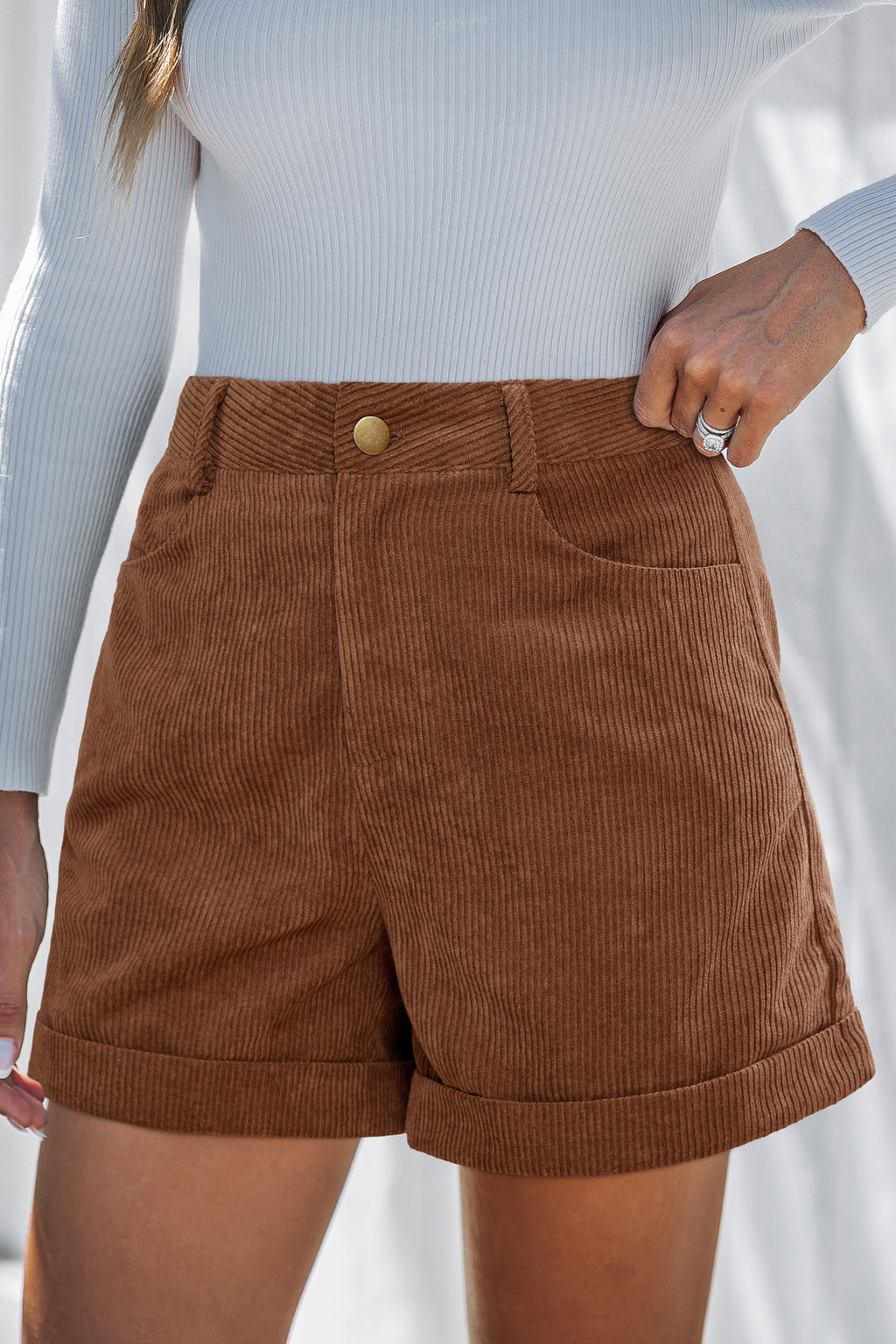Braune Shorts mit Taschen
