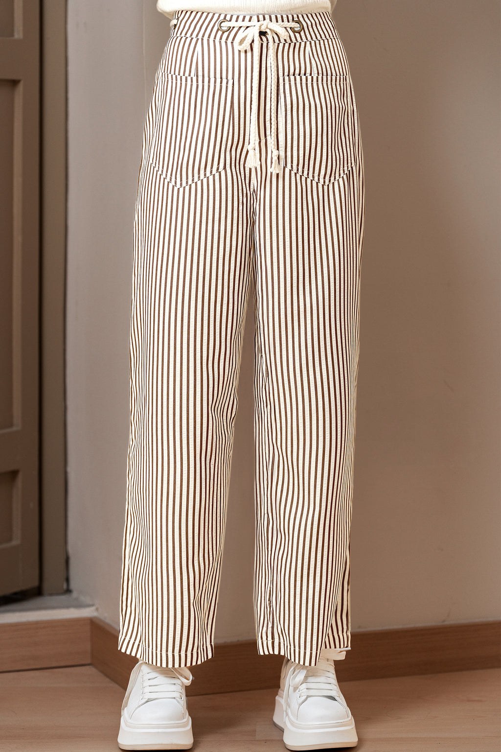 Gestreifte Hose mit Kordelzug
