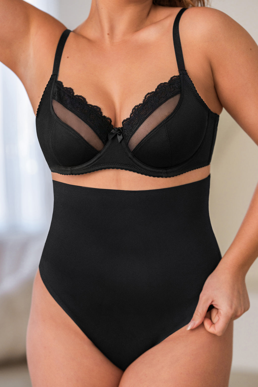 Schwarzer High-Waist Shapewear-Slip