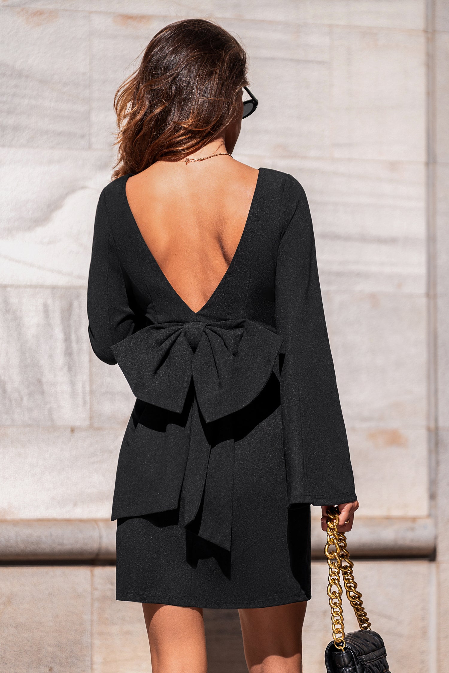Schwarzes Rundhals Minikleid mit Schleife