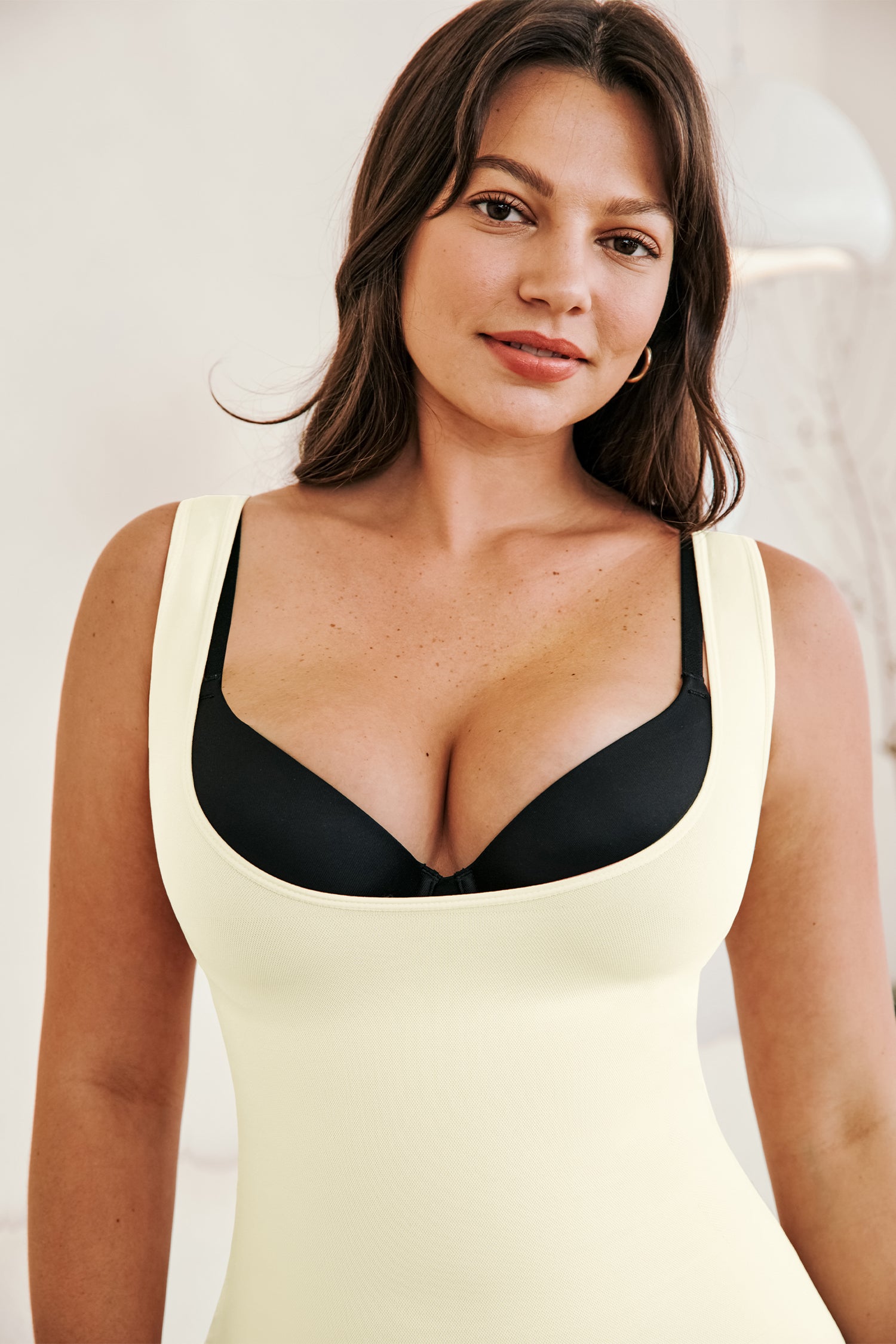 Beiges Shape-Tank-Top