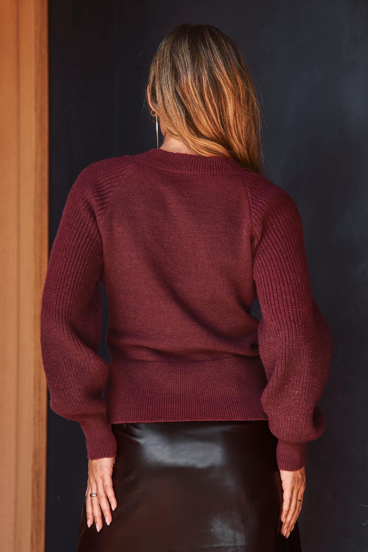 Rote V-Ausschnitt Strickjacke mit Knopfleiste vorne