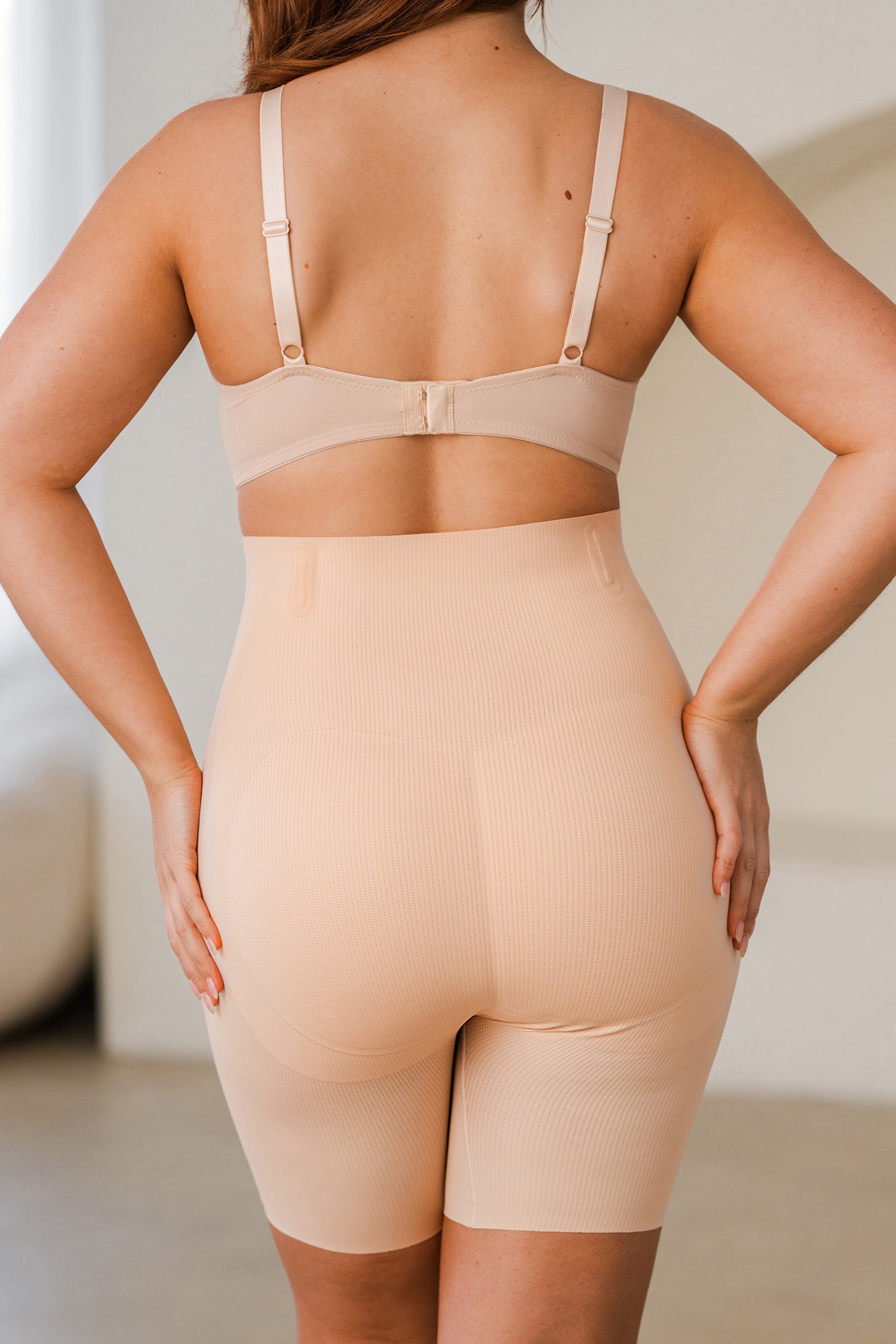 Beige High-Waist Po-Lifting Shapewear-Hose