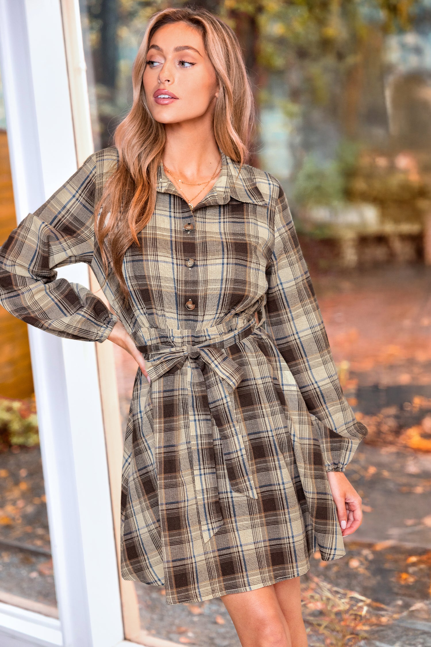 Braunes Kariertes Minikleid mit Taillenbindung