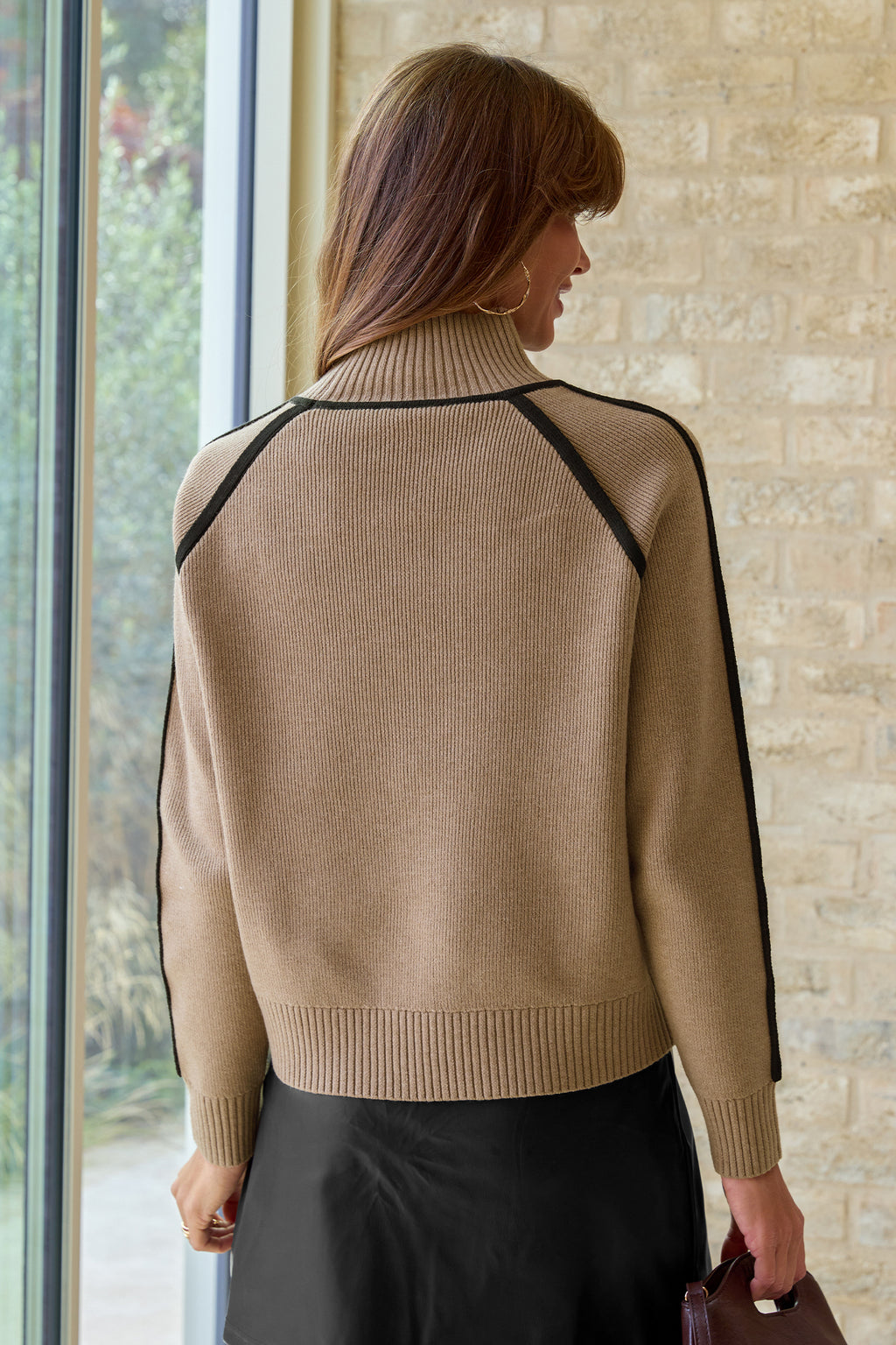 Brauner Rollkragen Pullover mit langen Ärmeln
