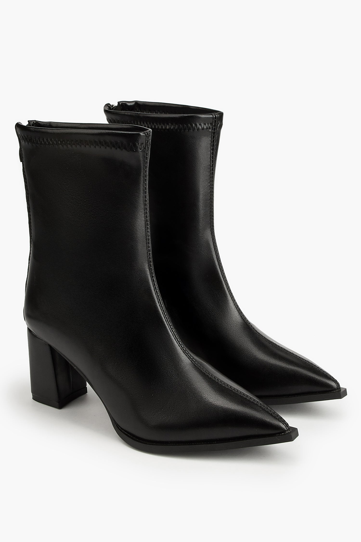 Schwarze Knöchelstiefel