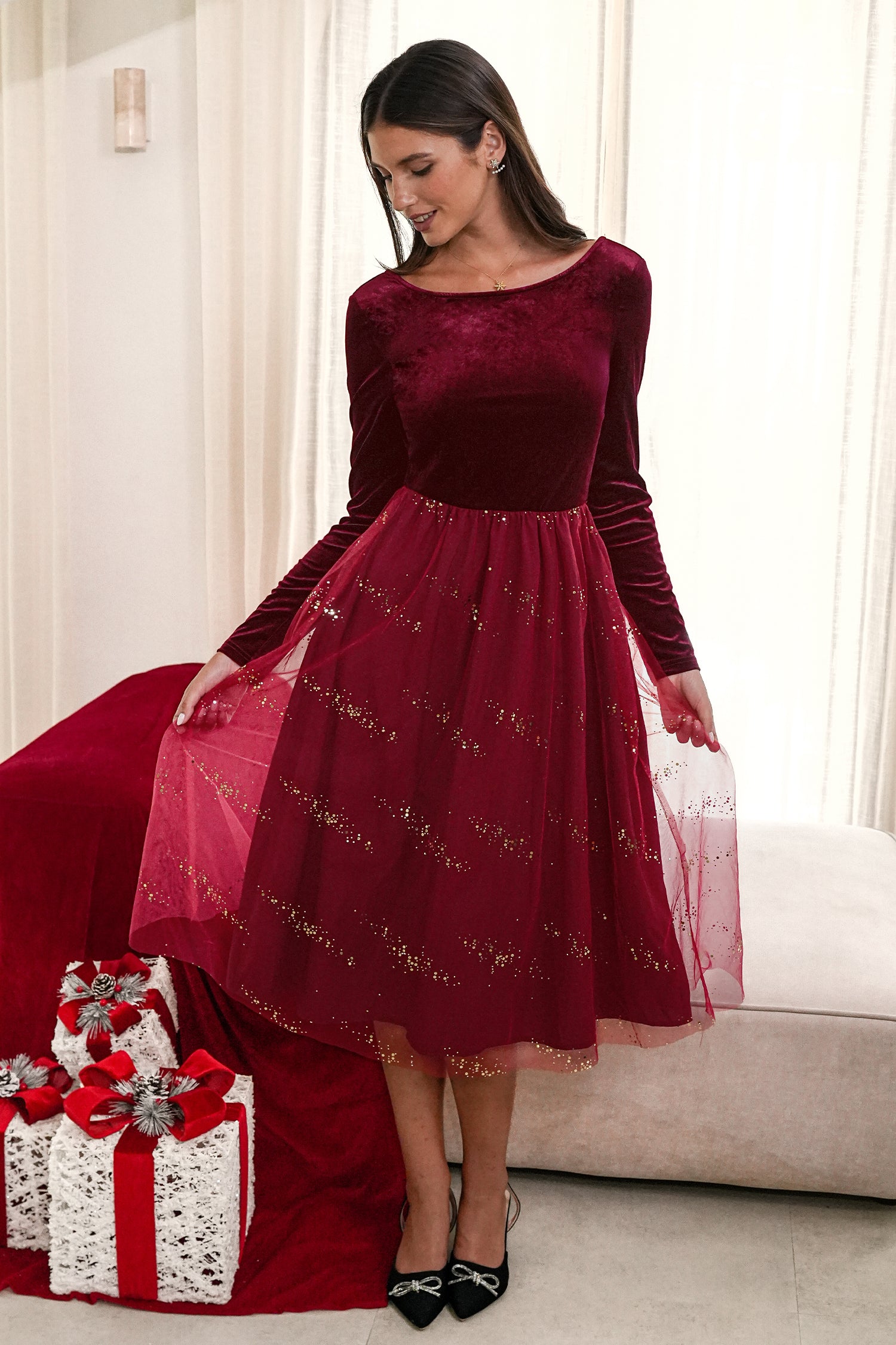 Rotes Langarm Midikleid aus Samt und Mesh