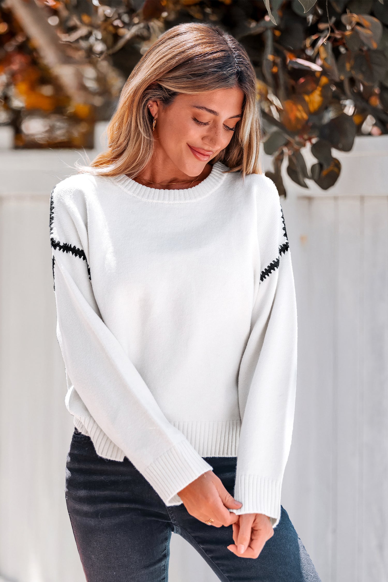 Cremefarbener Rundhals Lange Ärmel Pullover