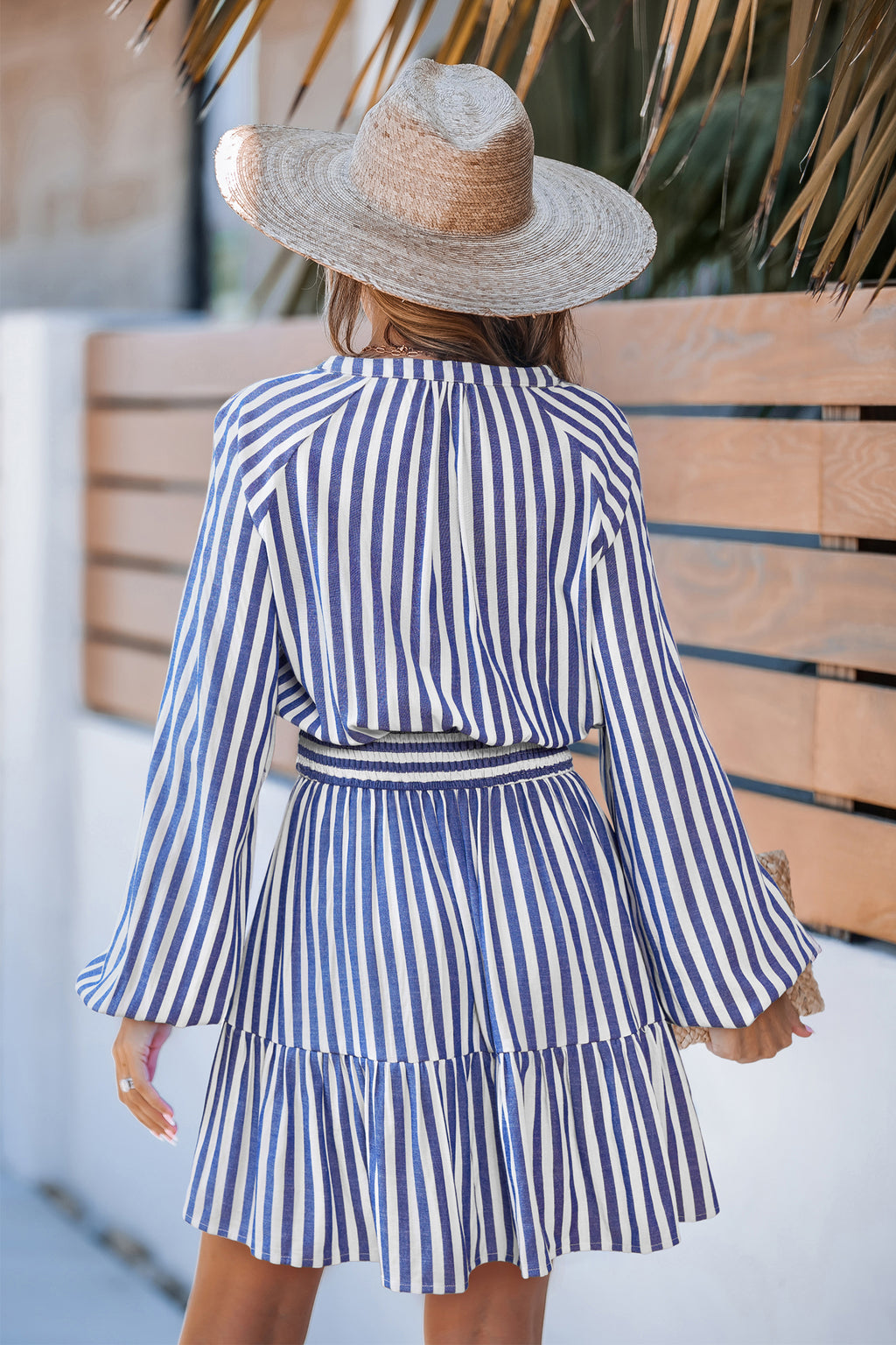 Gestreiftes Langärmeliges Gesmokte Taille Minikleid