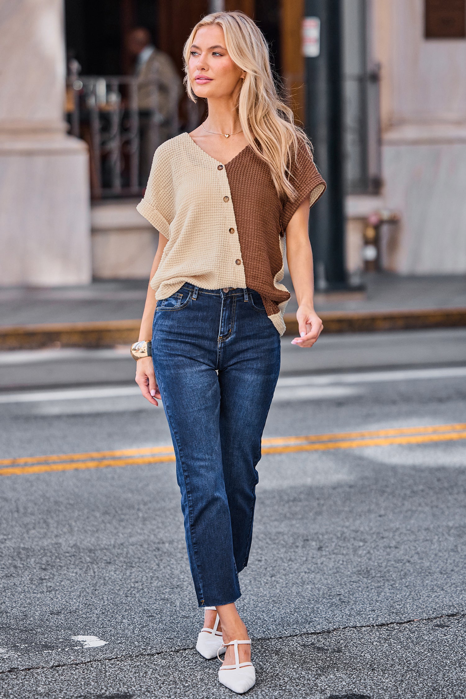 Beige-Braunes Colorblock-Top mit Knopfleiste vorne