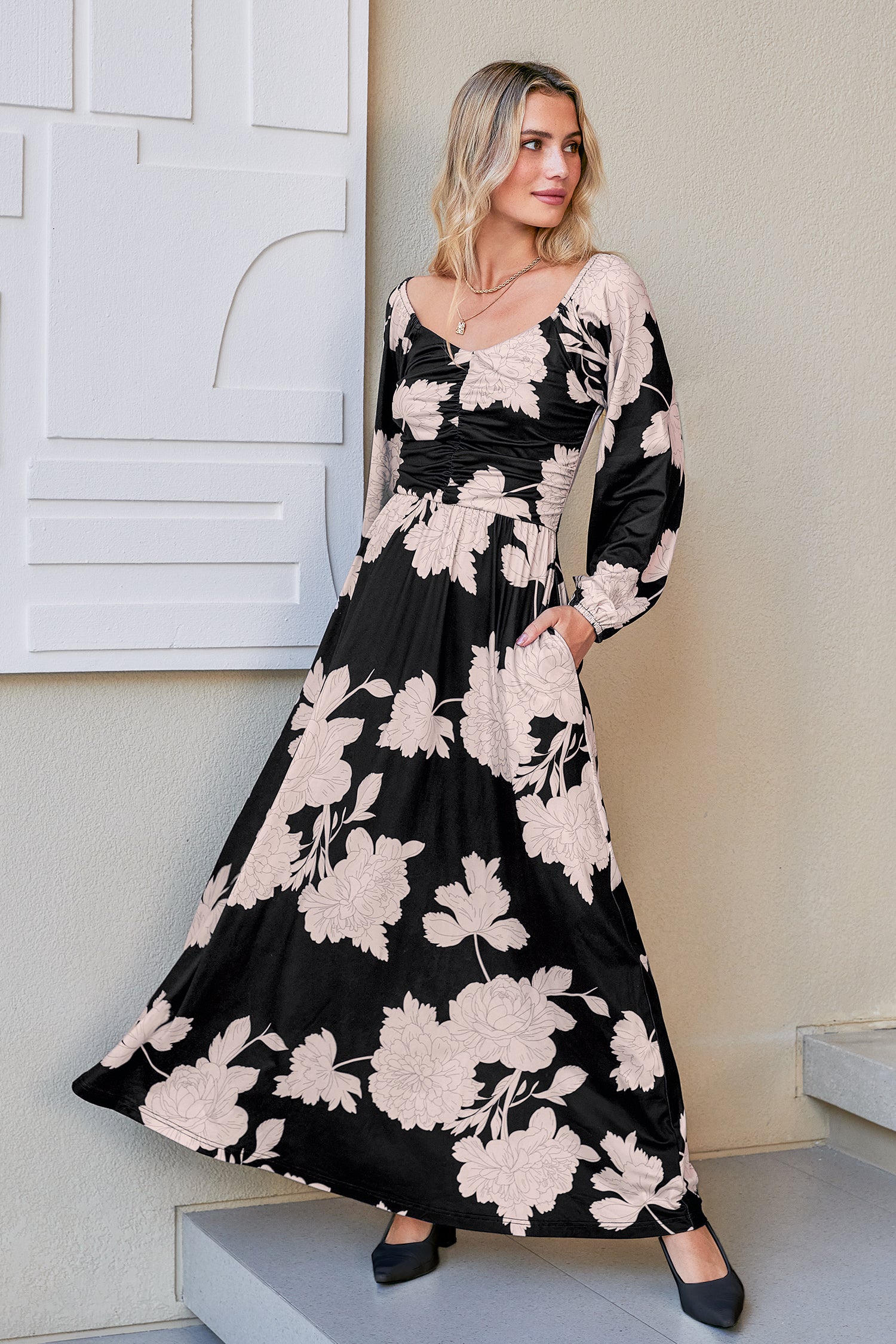 Gerafftes Rundhals Maxikleid mit Blumenmuster