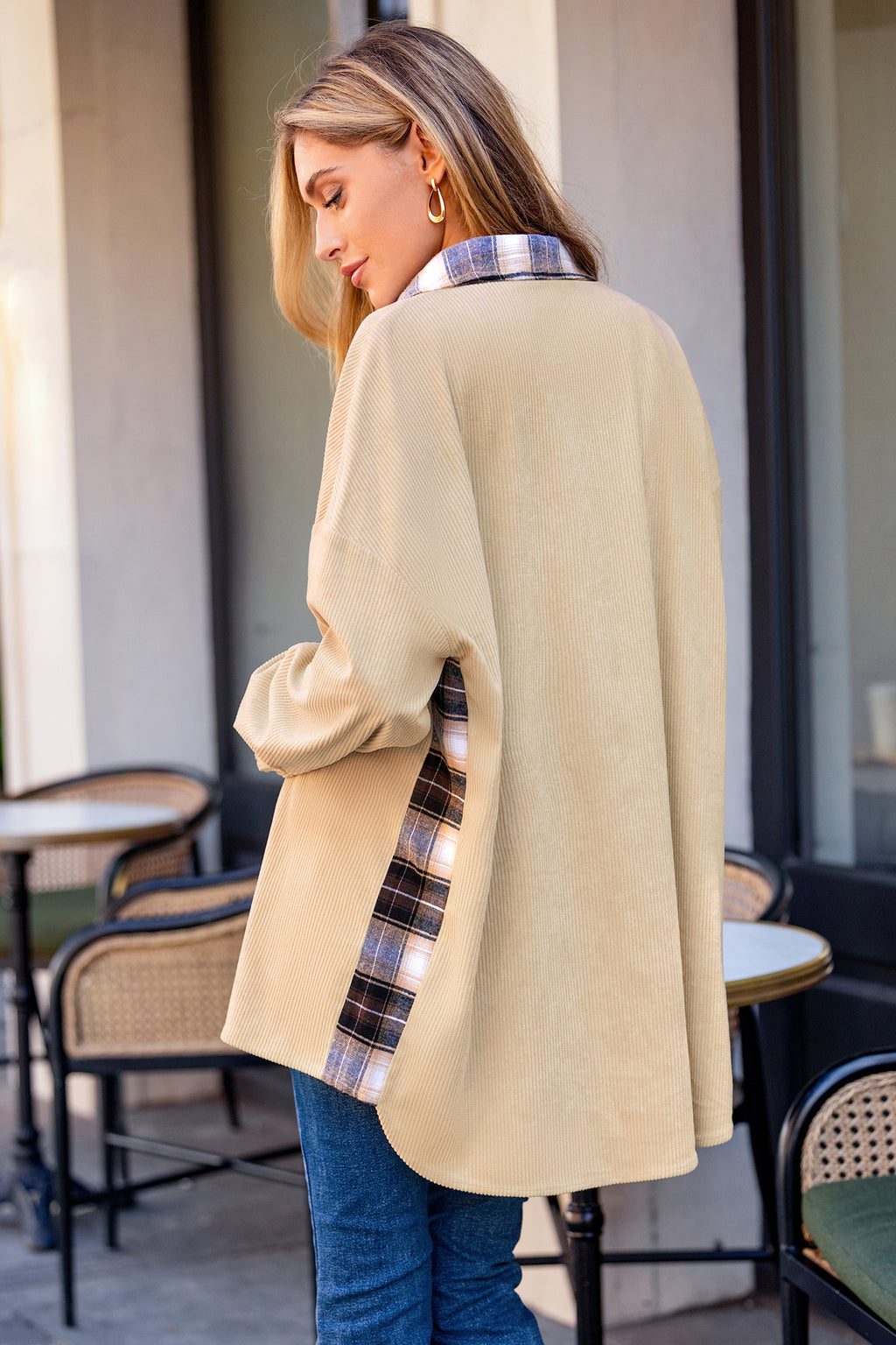 Beige Jacke mit Taschen
