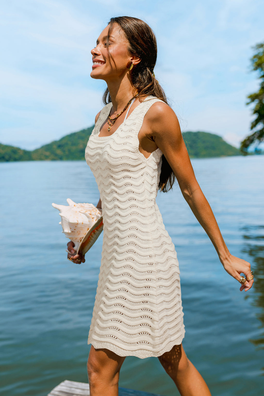 Ärmelloses Mini-Strick-Strandkleid in Beige