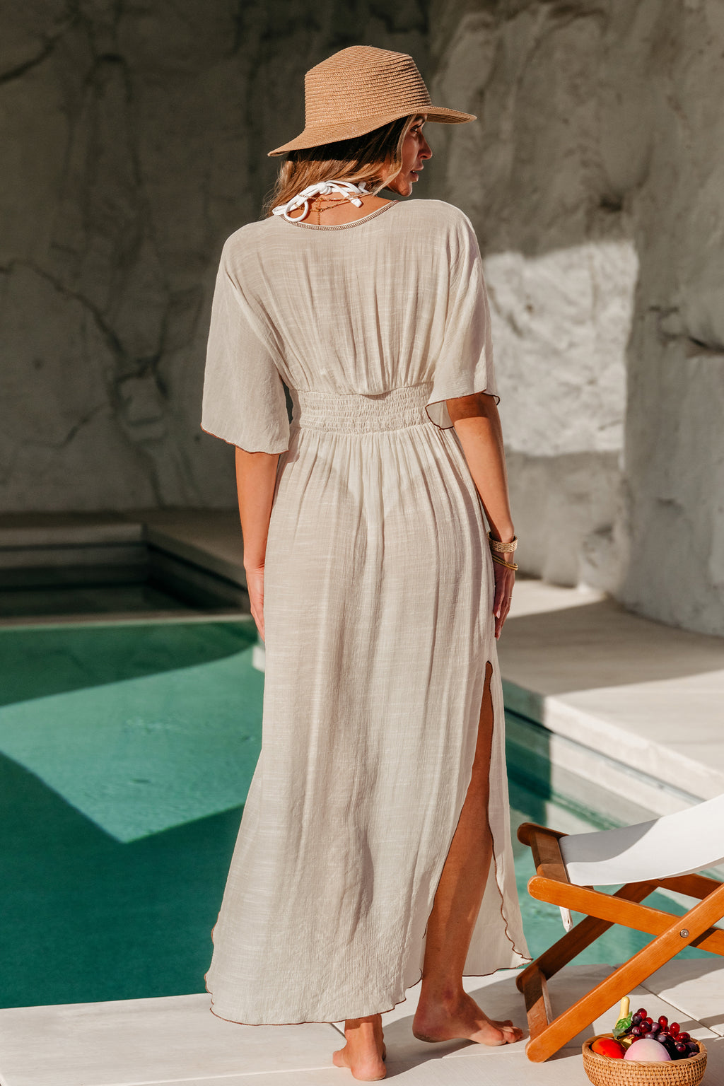 Beiges Kurzarm Tiefer Ausschnitt Maxi-Strandkleid