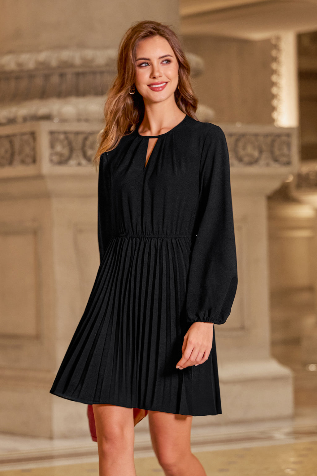 Schwarzes Plissiertes Minikleid
