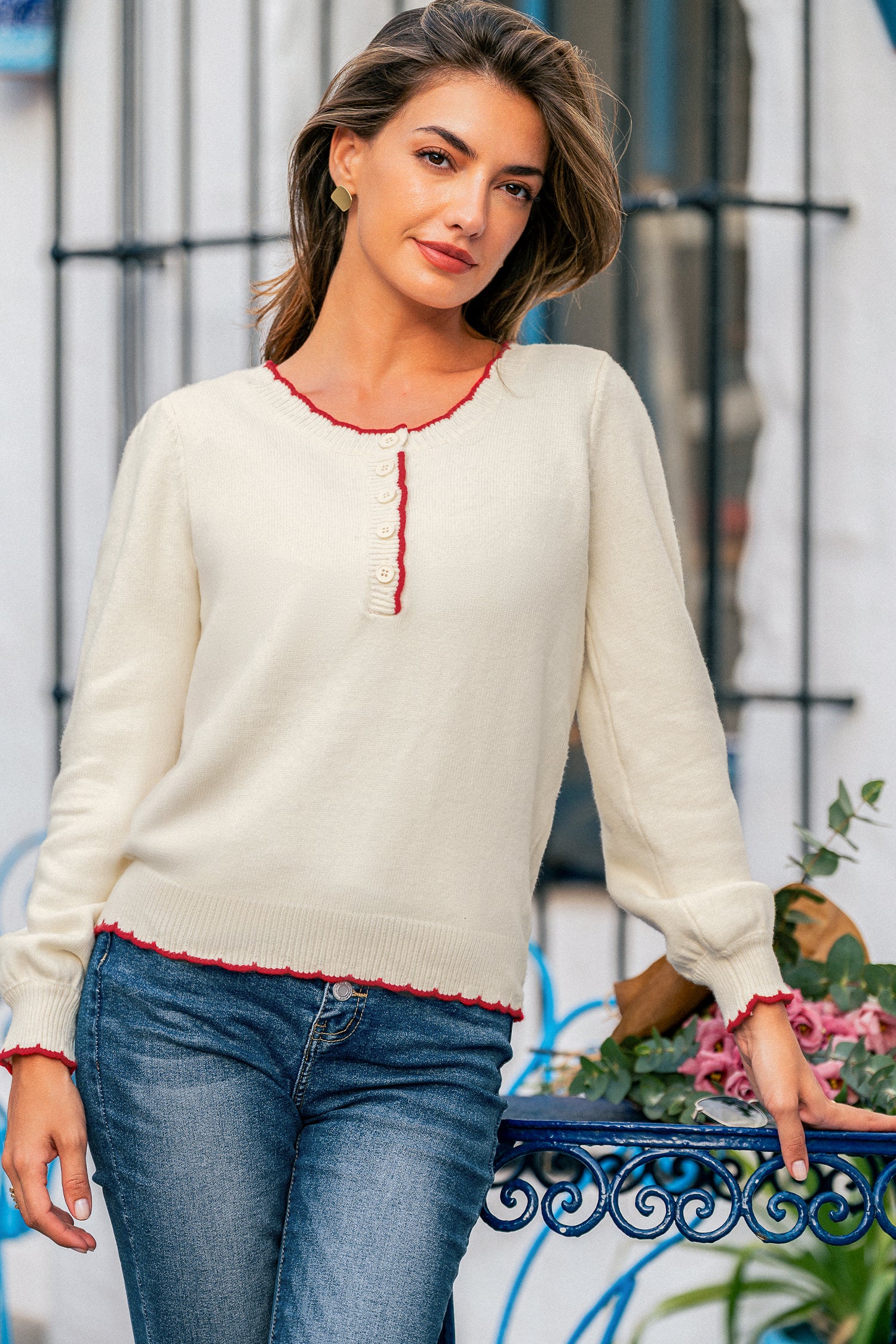 Beiger Rundhals Pullover mit Kontrastnähten