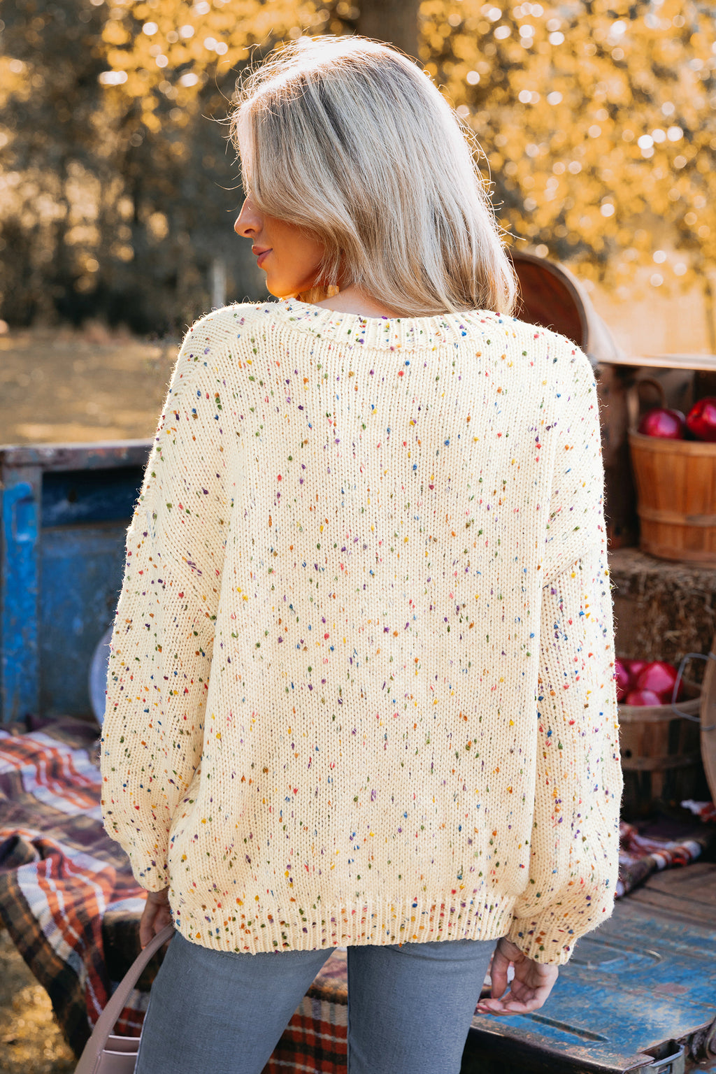 Beiger Lockerer Rundhals-Pullover