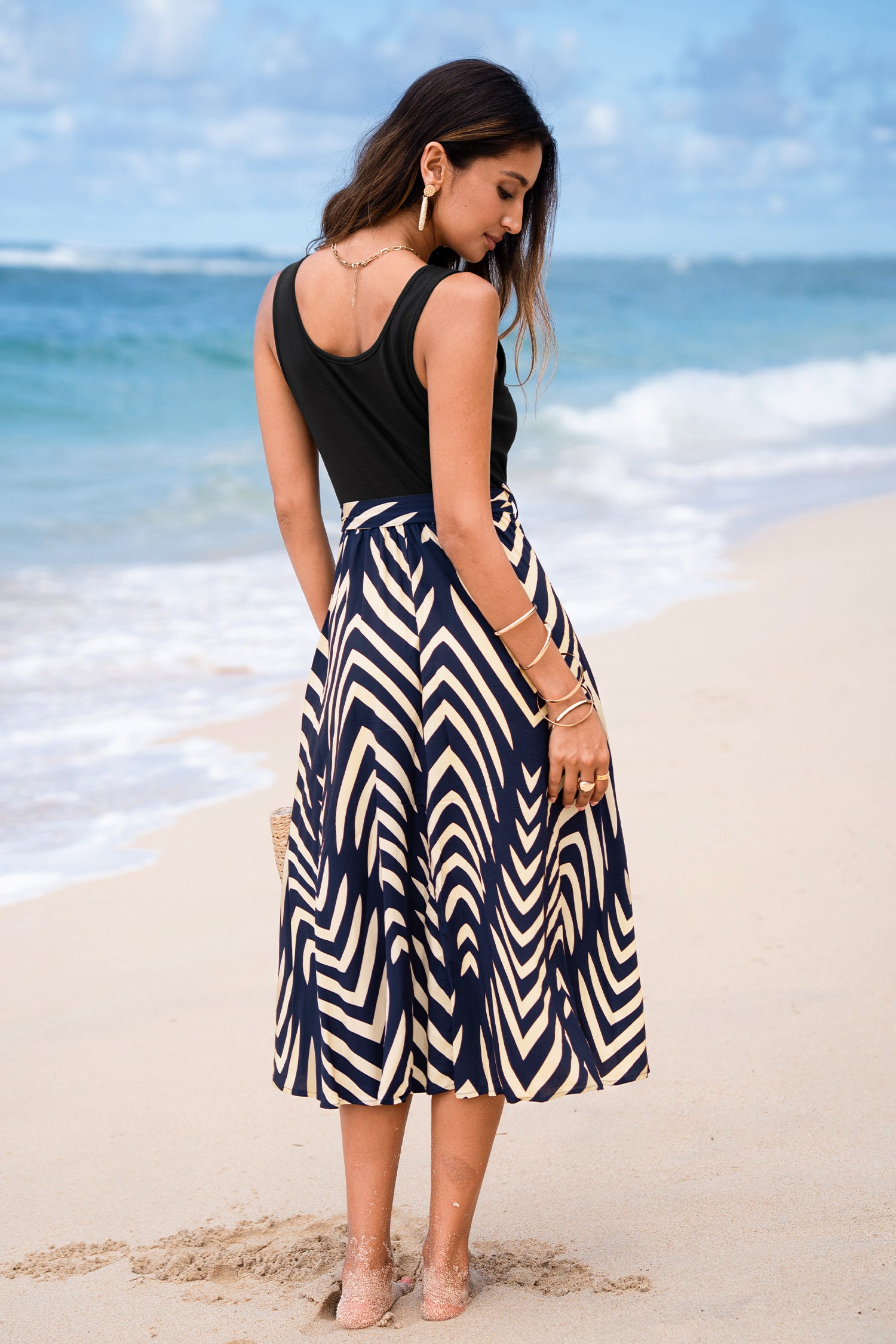 Abstraktes Ärmelloses Midikleid mit Bindegürtel