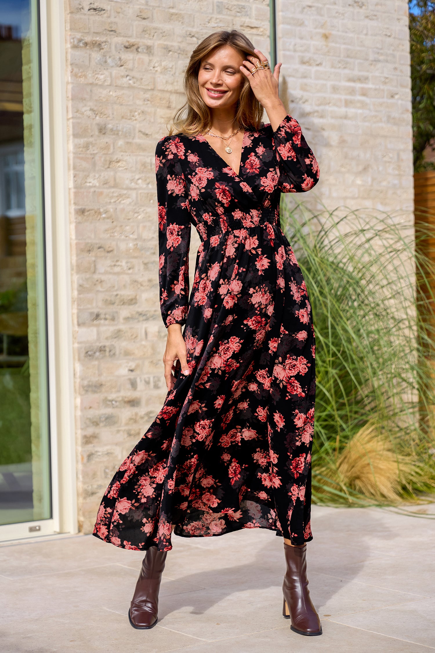 Schwarzes Florales Lange Ärmel Maxi-Wickelkleid