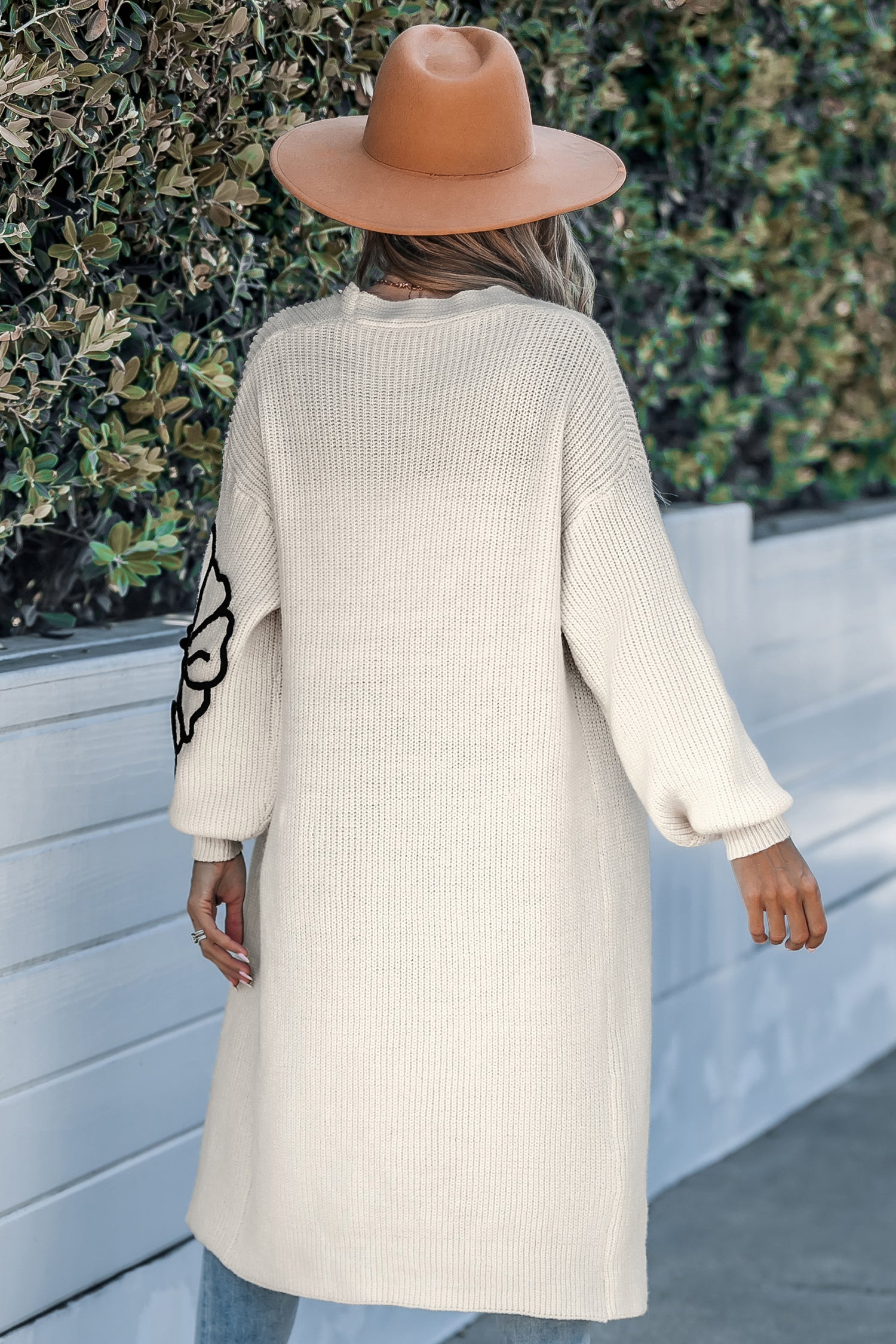 Elfenbeinfarbener Langarm-Cardigen mit Blumenmuster