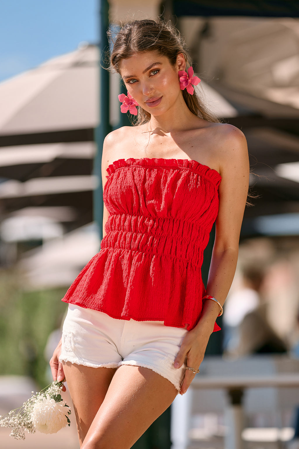 Rotes Bandeau-Top mit Rüschenbesatz