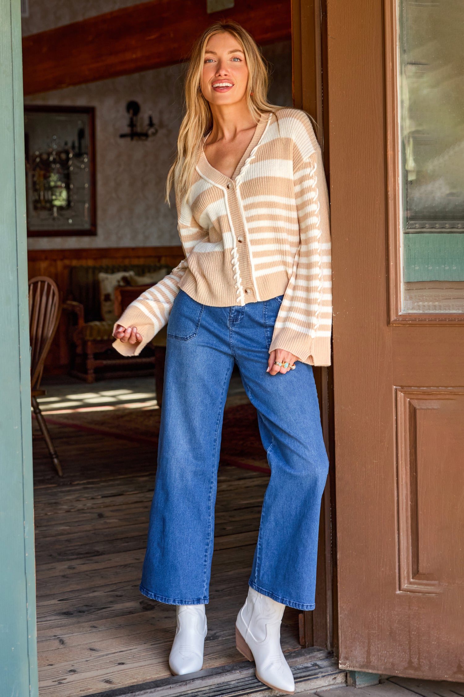 Gestreifte Strickjacke V-Ausschnitt