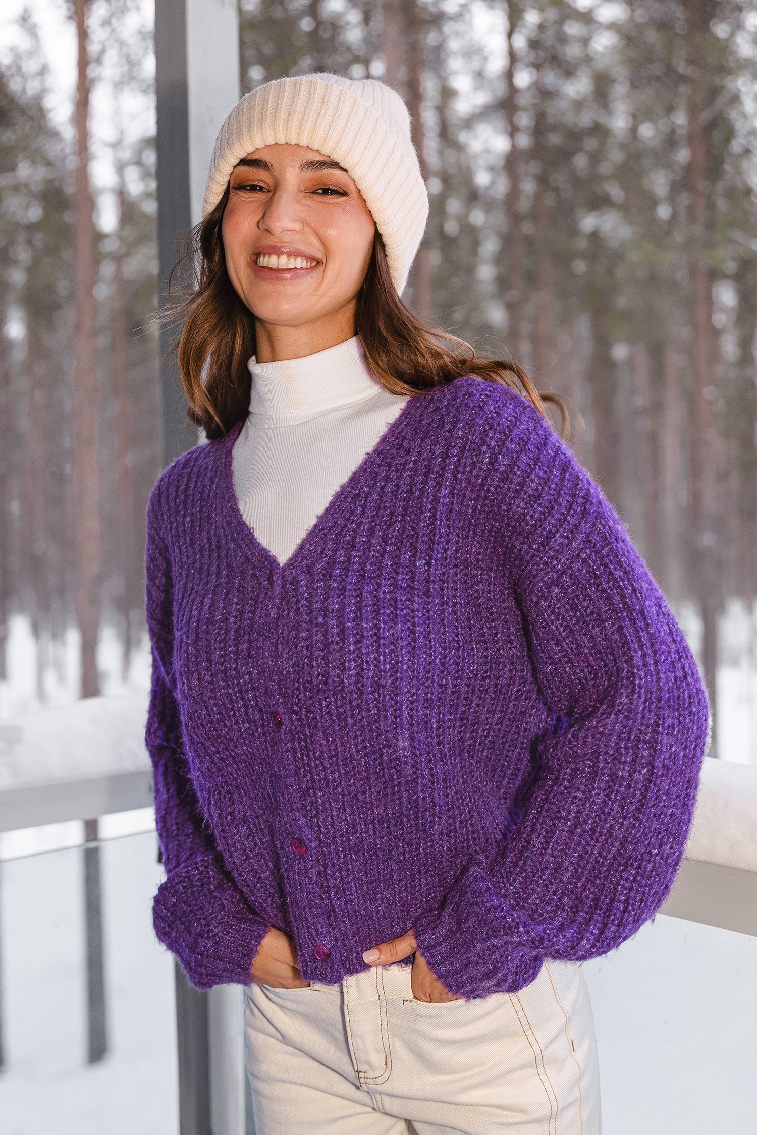 Lila V-Ausschnitt Strickjacke