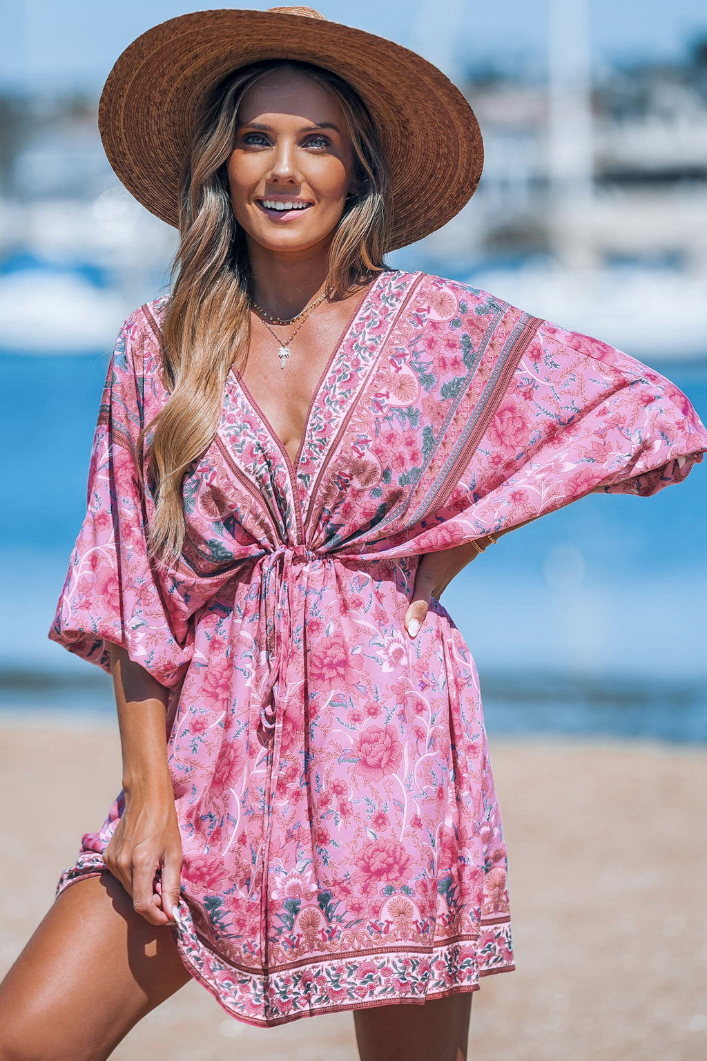 Rosa geblümtes Minikleid mit Blousonärmeln
