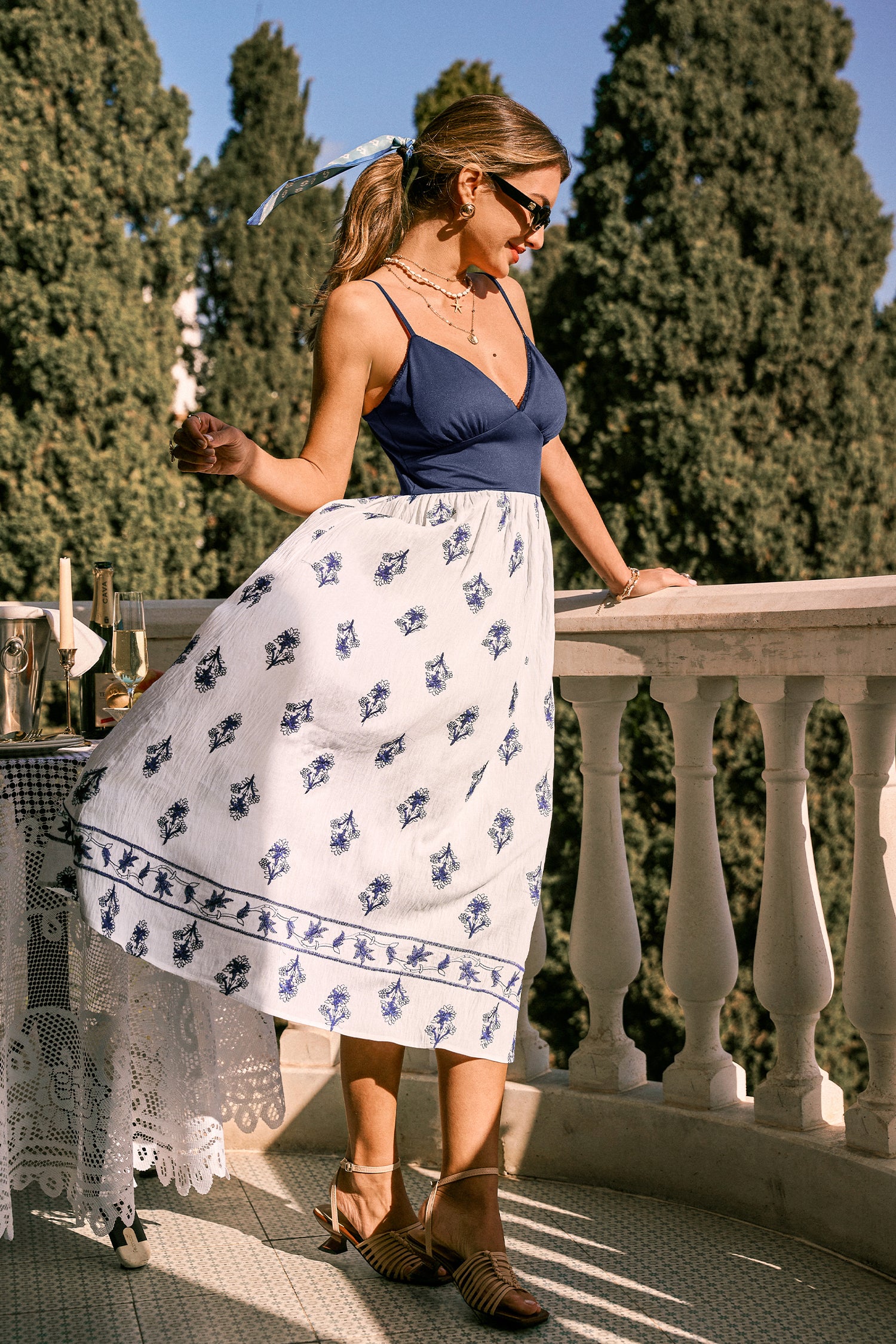 Blaues Boho Tiefer Ausschnitt Midi-Trägerkleid