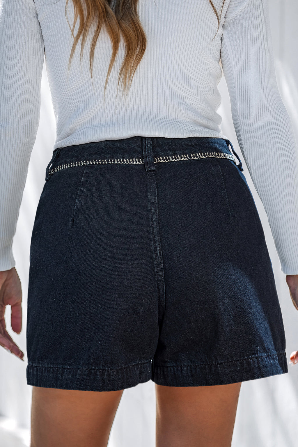 Blaue High-Waist Shorts mit Taschen