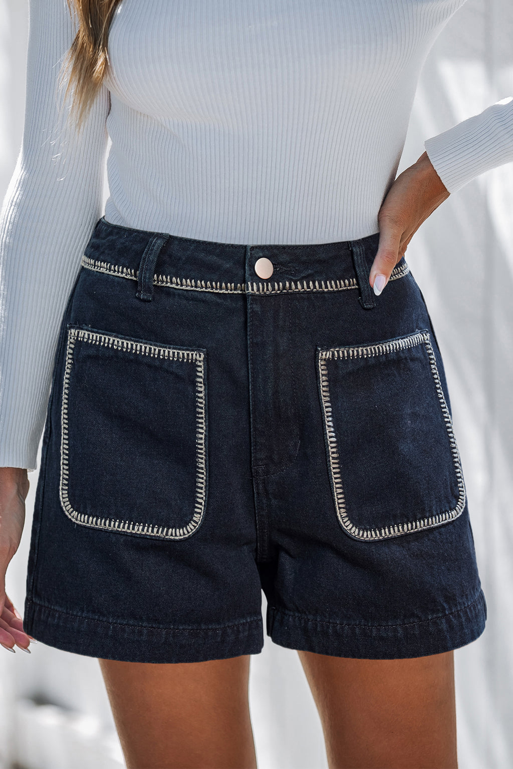 Blaue High-Waist Shorts mit Taschen