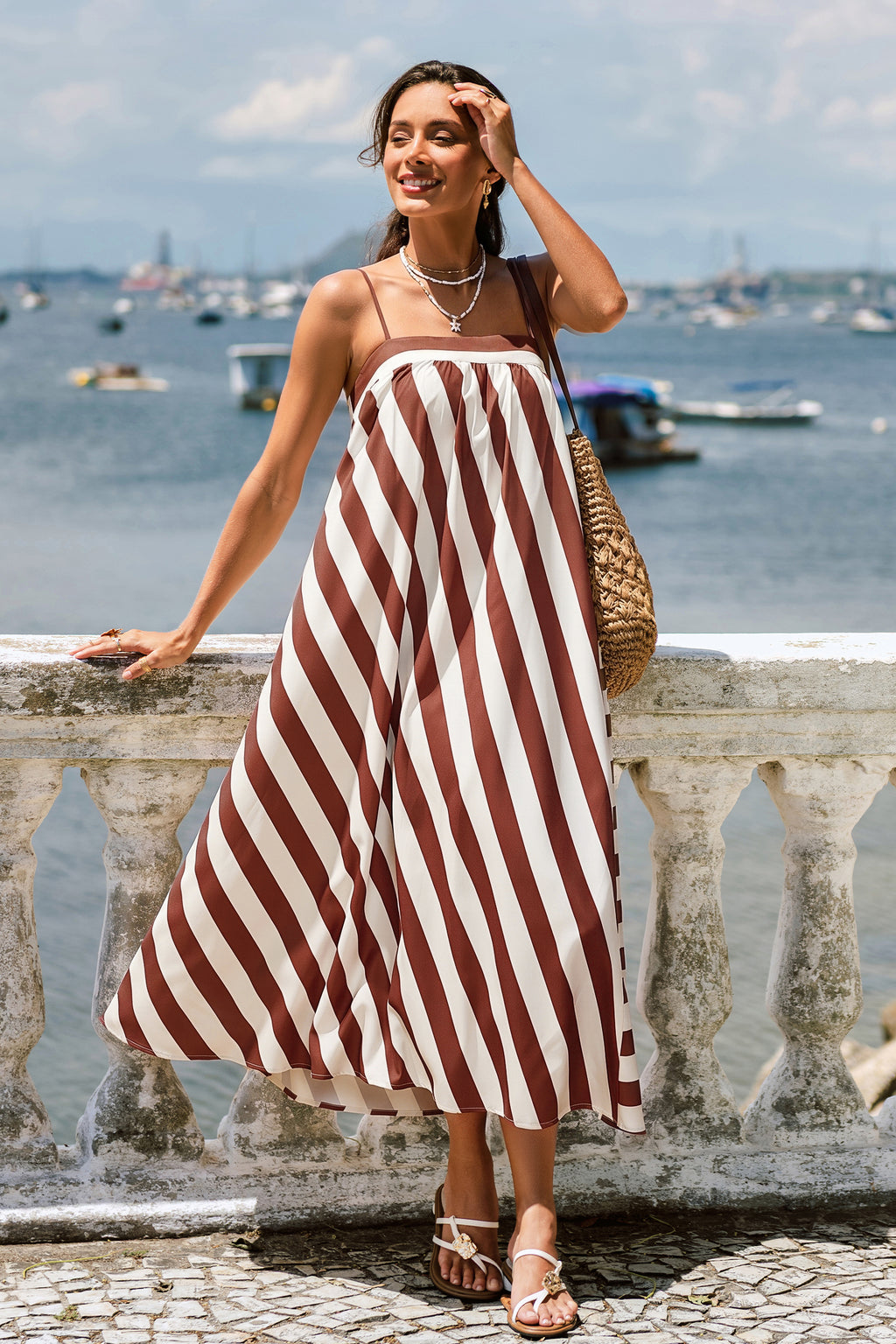 Braun Gestreiftes Maxi-Sommerkleid mit eckigem Ausschnitt