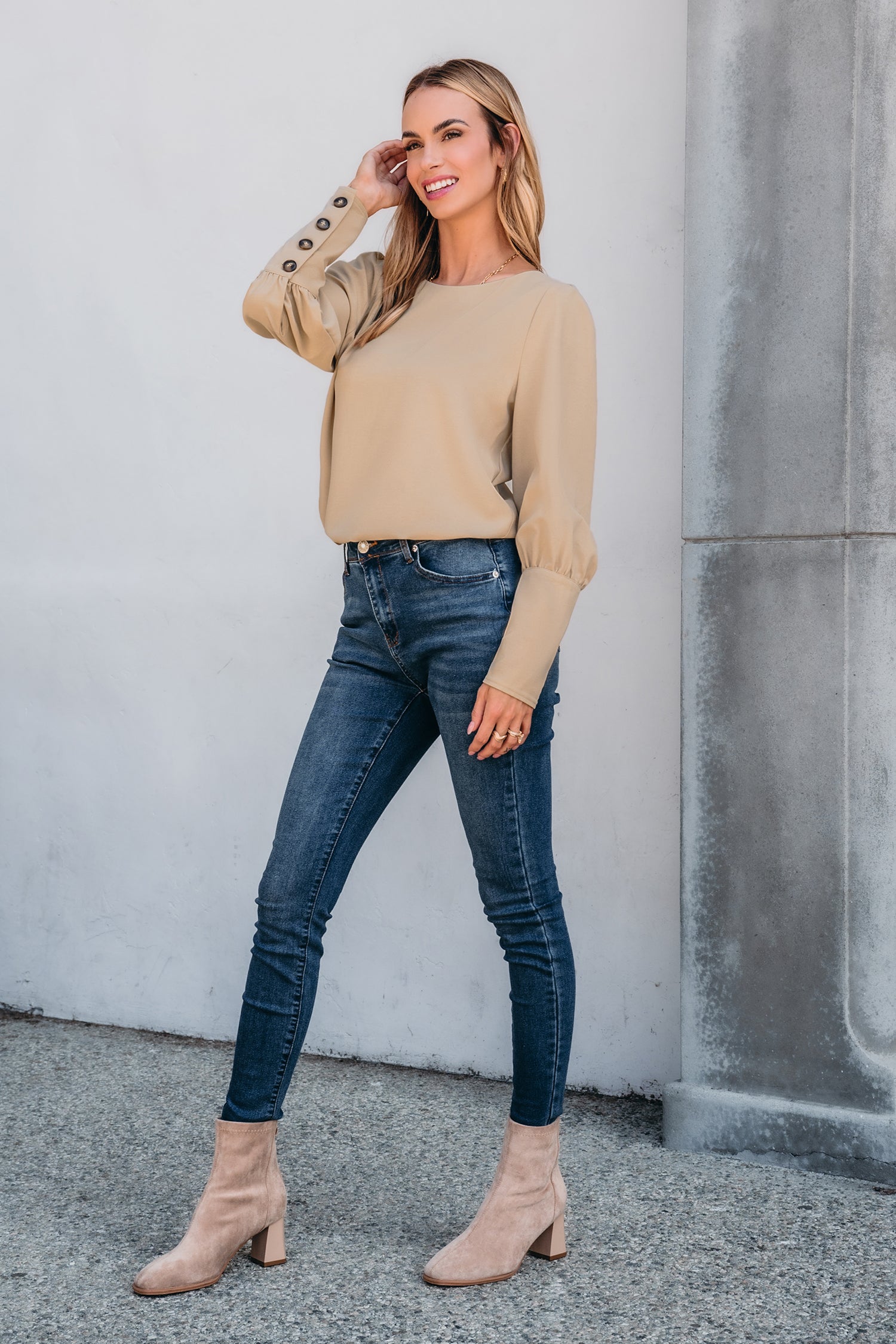 Khakifarbene Rundhals-Bluse mit Puffärmeln und Knopfleiste