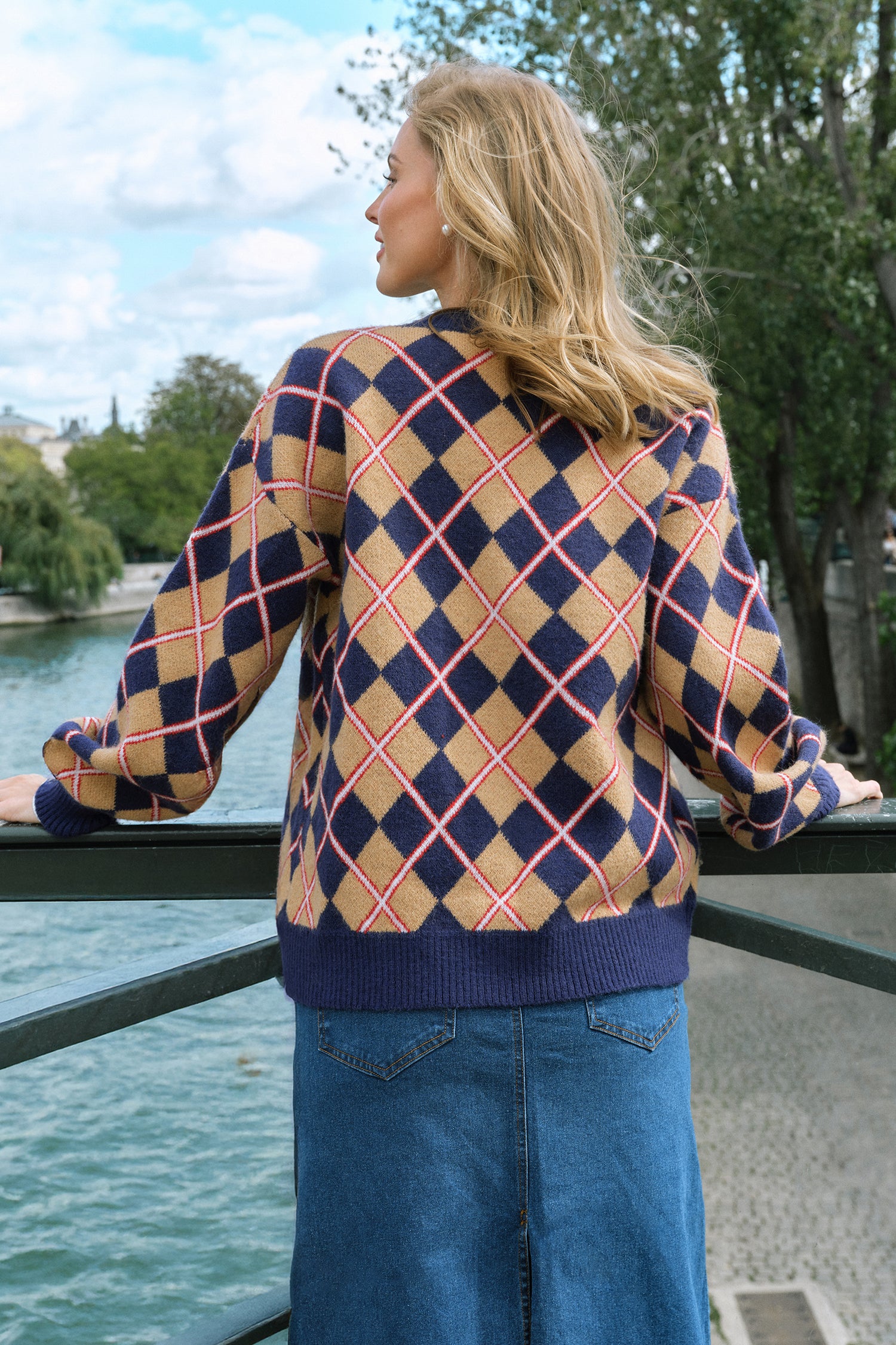 V-Ausschnitt Rautenmuster Strickjacke