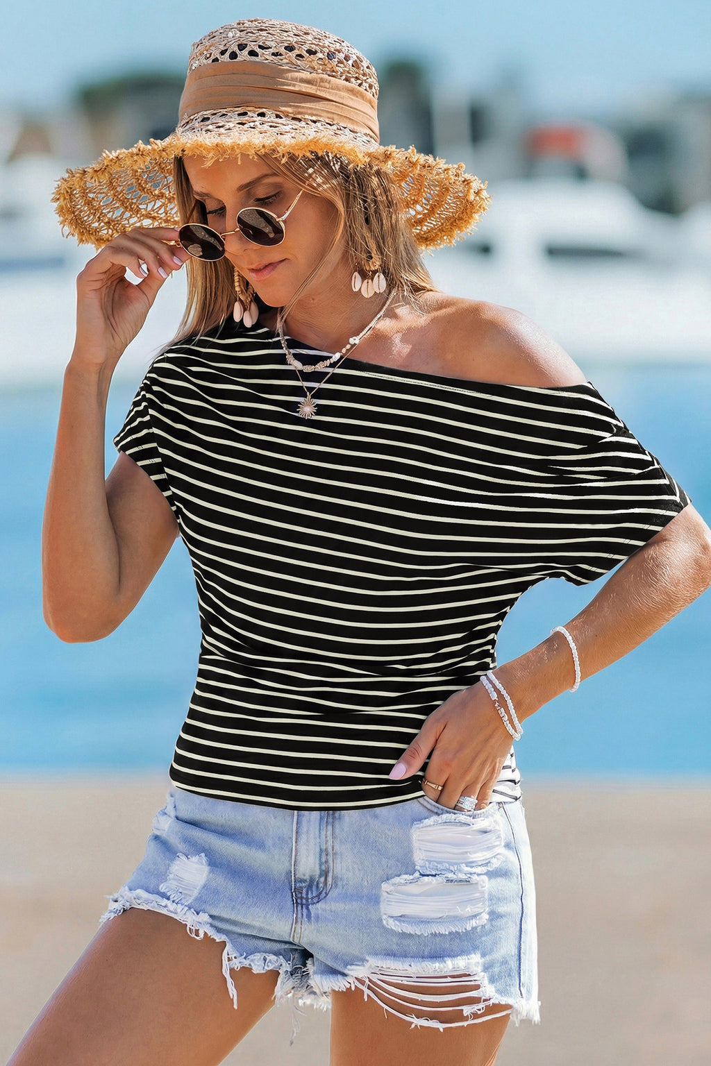 Gestreiftes Off-Shoulder Kurzarmshirt